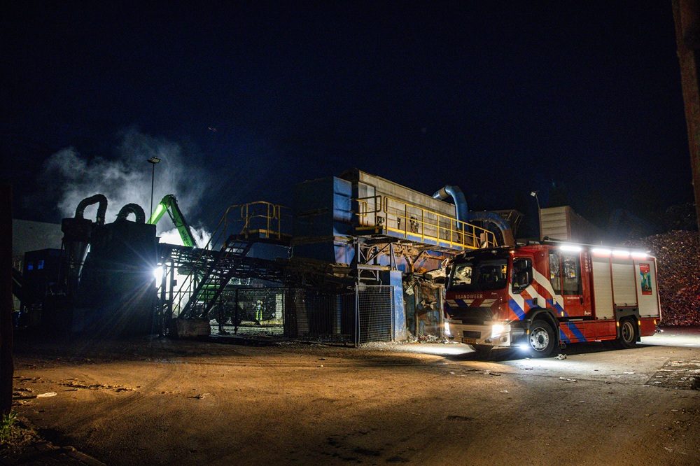 Meerdere brandweereenheden ingezet bij brand op bedrijventerrein