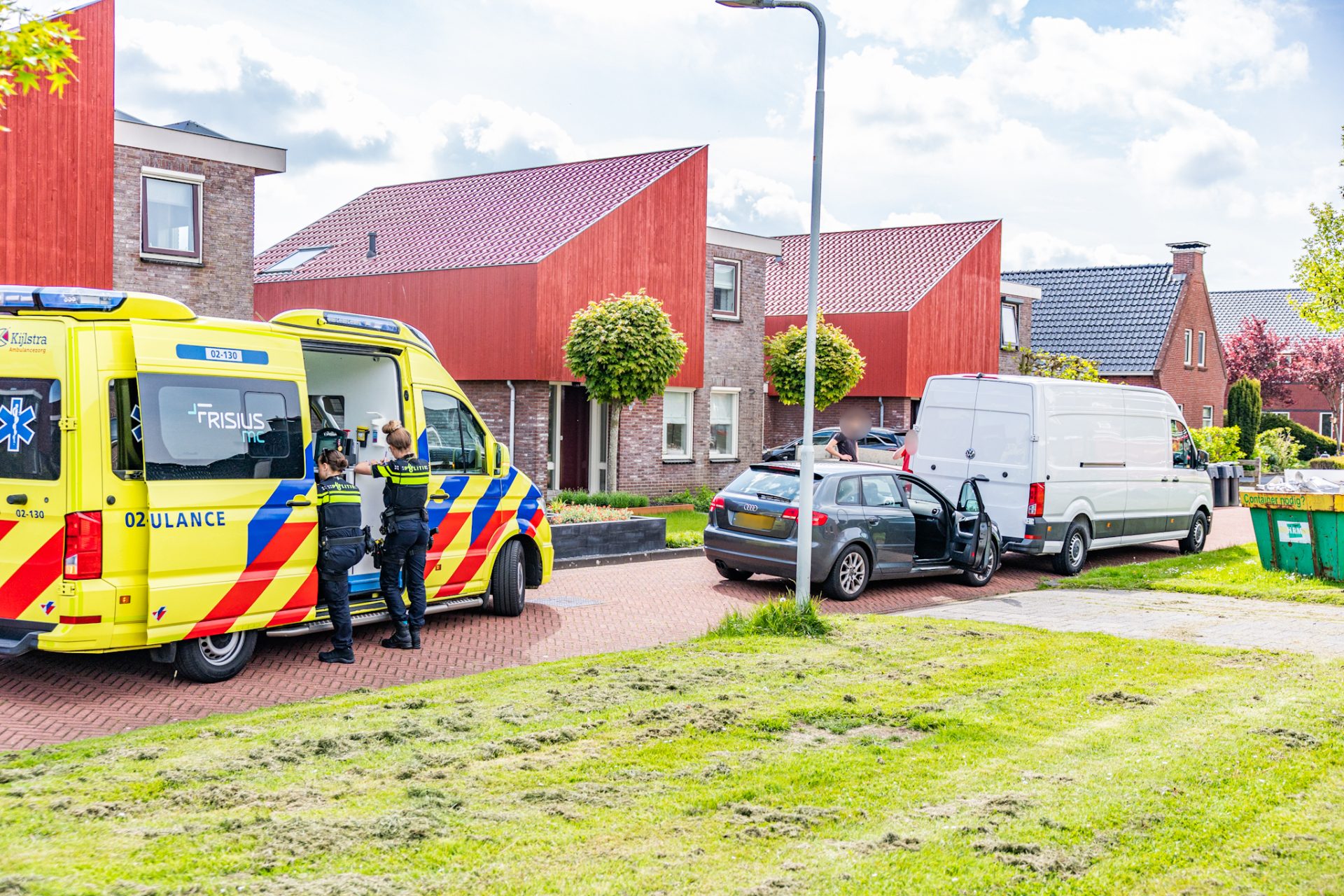 Vrouw naar ziekenhuis na botsing