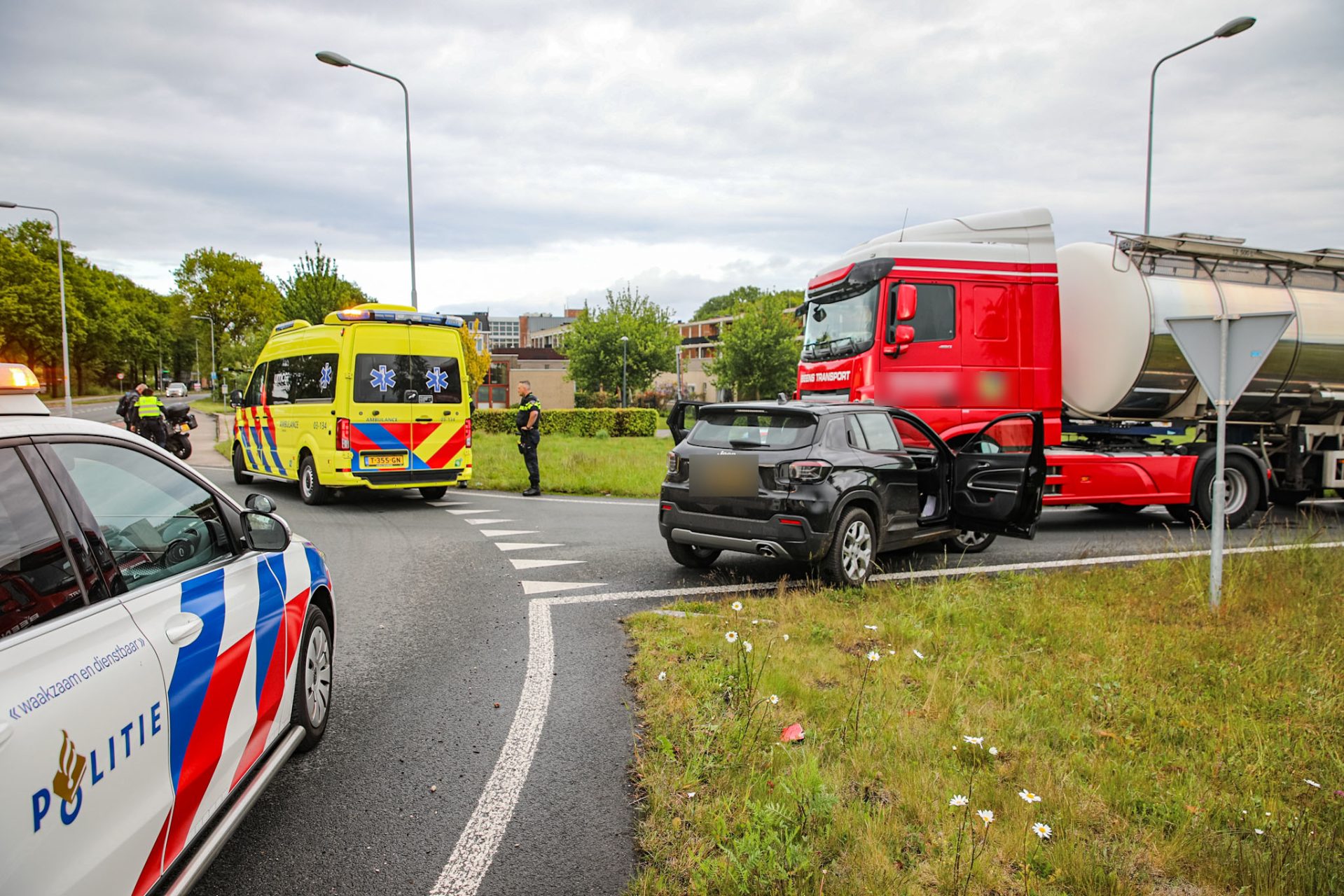 Dronken automobiliste aangehouden na botsing met vrachtwagen