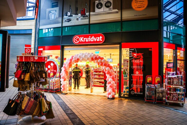 Politie zoekt verdachte na overval op Kruidvat, Burgernet ingezet