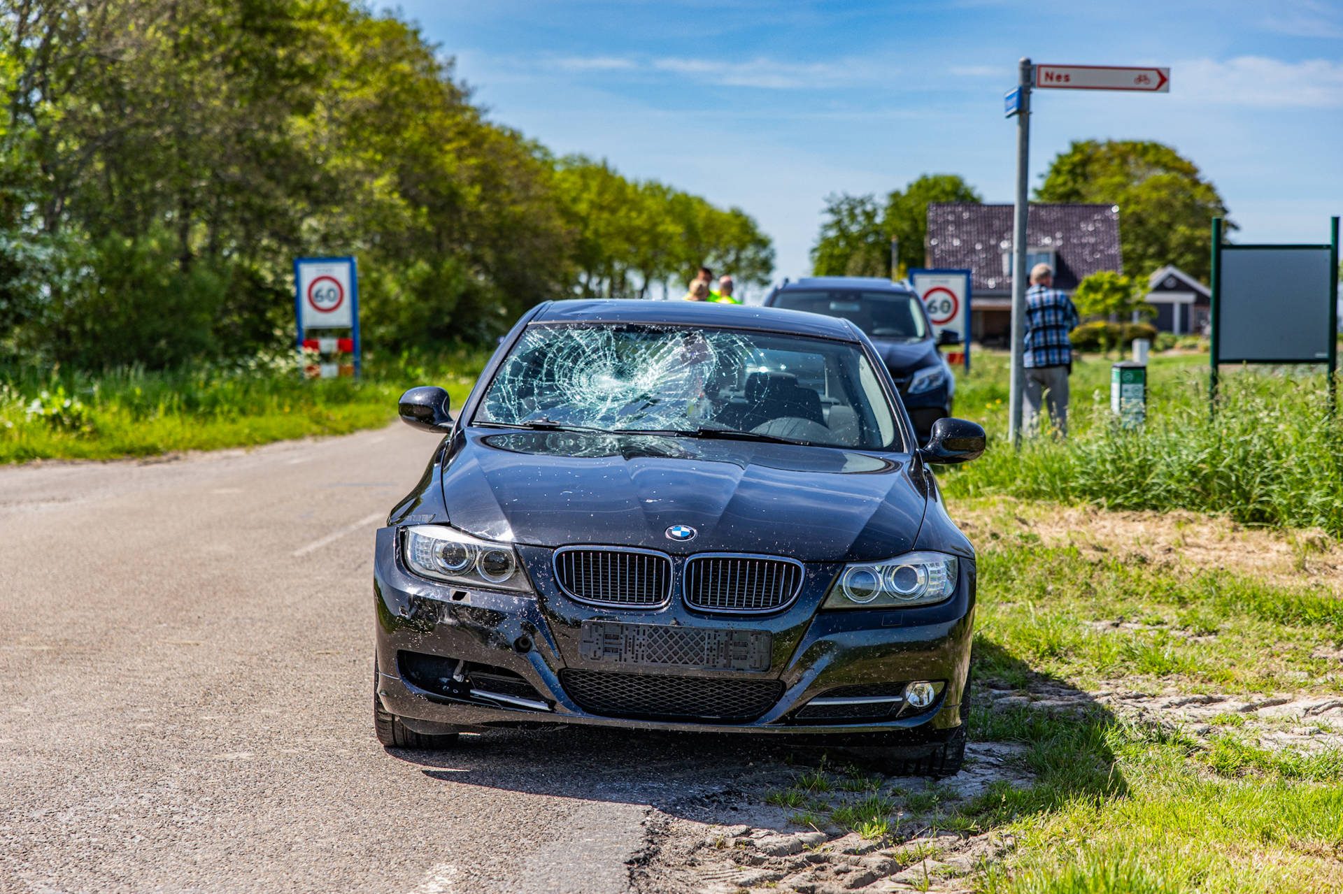 Brommerrijder gewond na botsing met auto