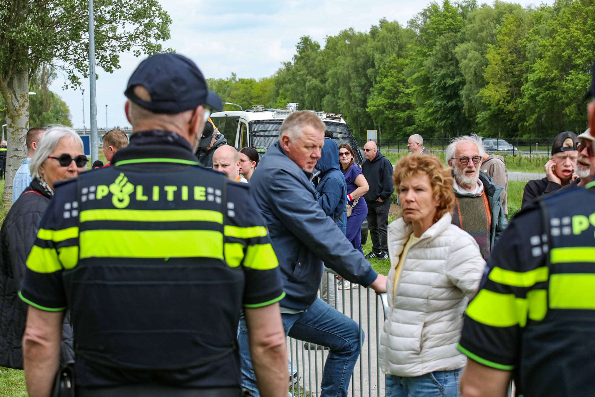 Demonstraties bij aanmeldcentrum, één aanhouding