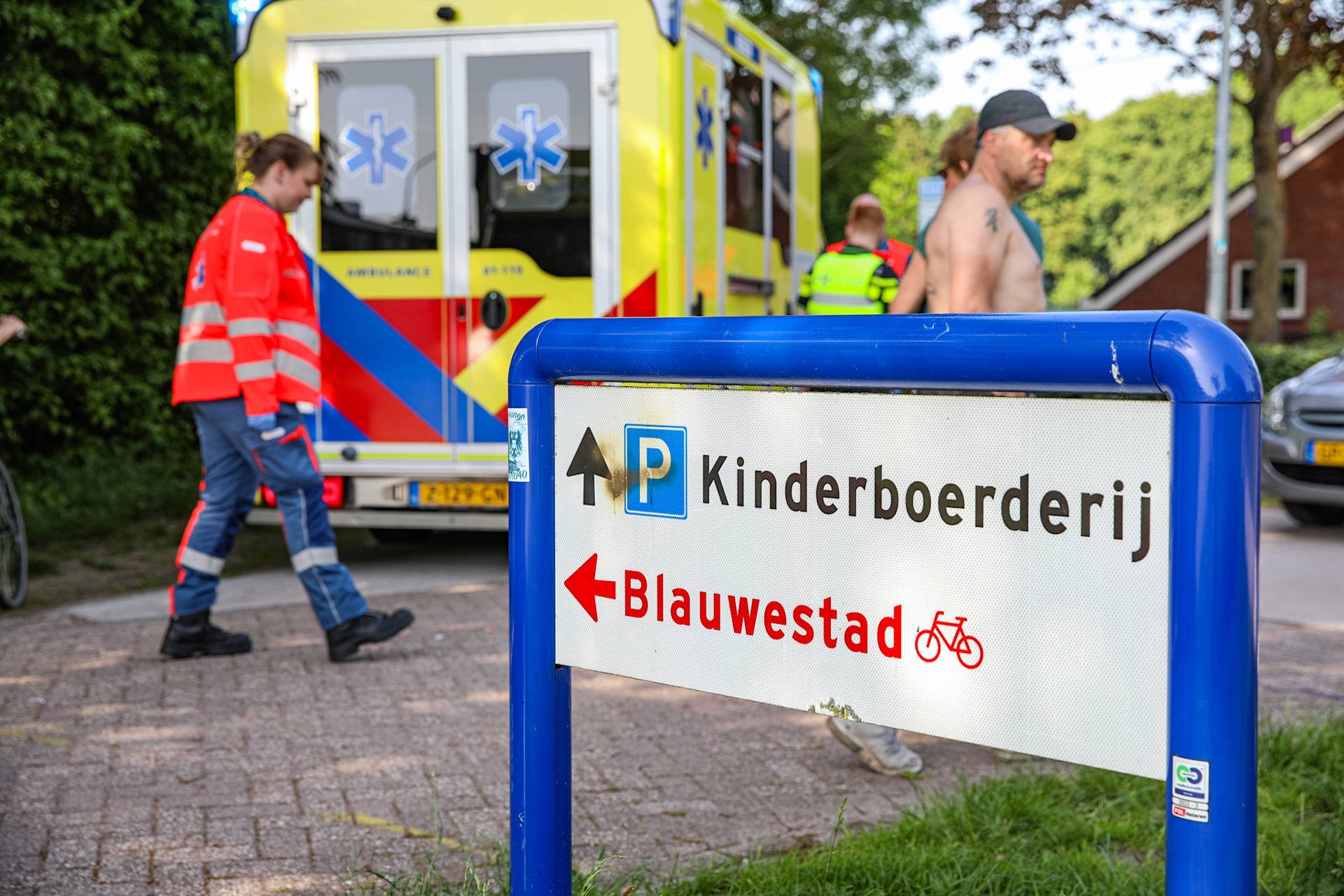 Man zwaargewond na botsing met rolstoelfiets