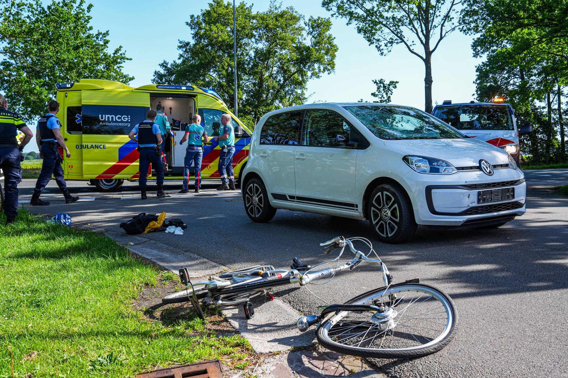 Traumahelikopter opgeroepen na botsing tussen fietser en auto