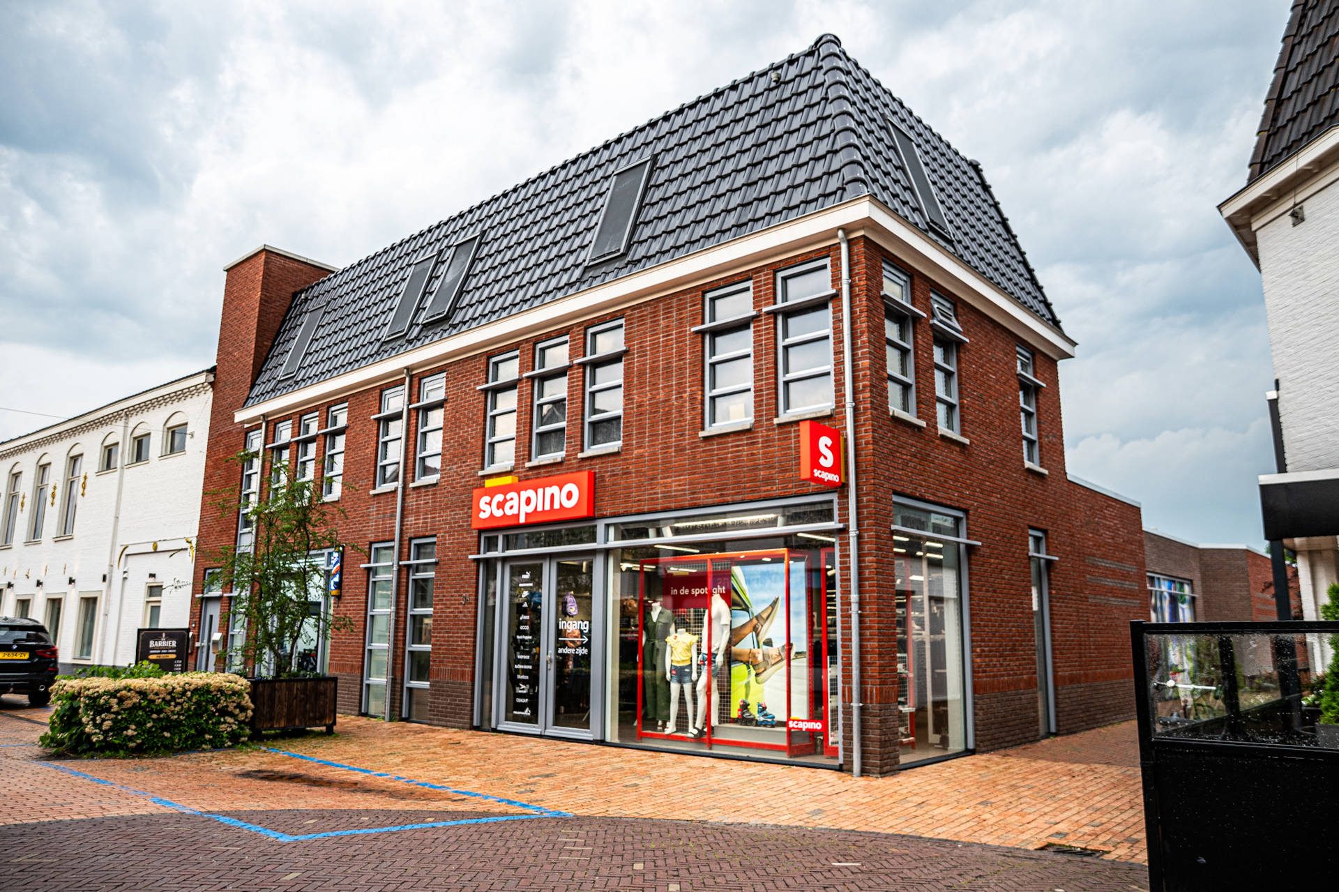 Man (41) aangehouden na bedreiging met mes in winkel