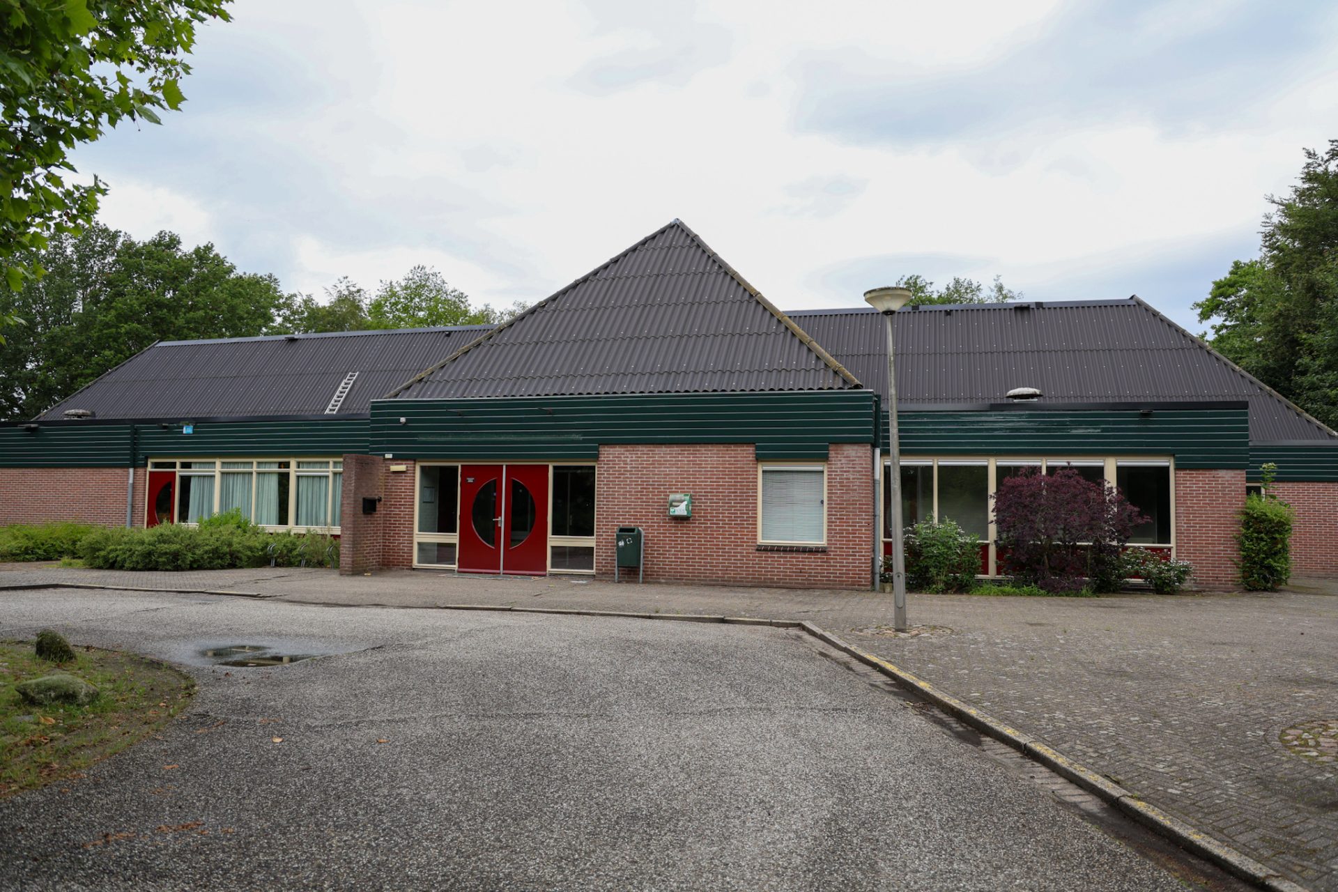 Sporthal De Börkerkoel wordt tijdelijke nachtopvang voor asielzoekers