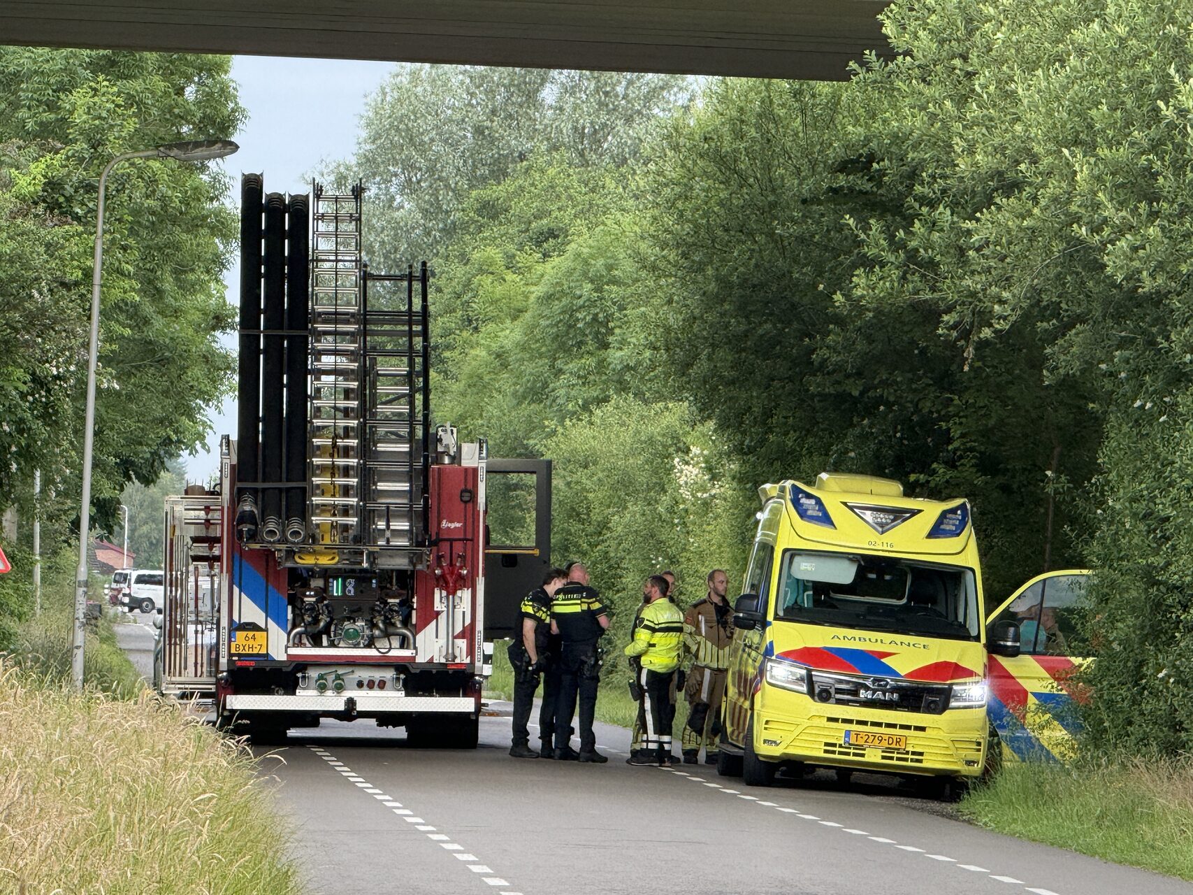 Overleden persoon aangetroffen langs spoorlijn