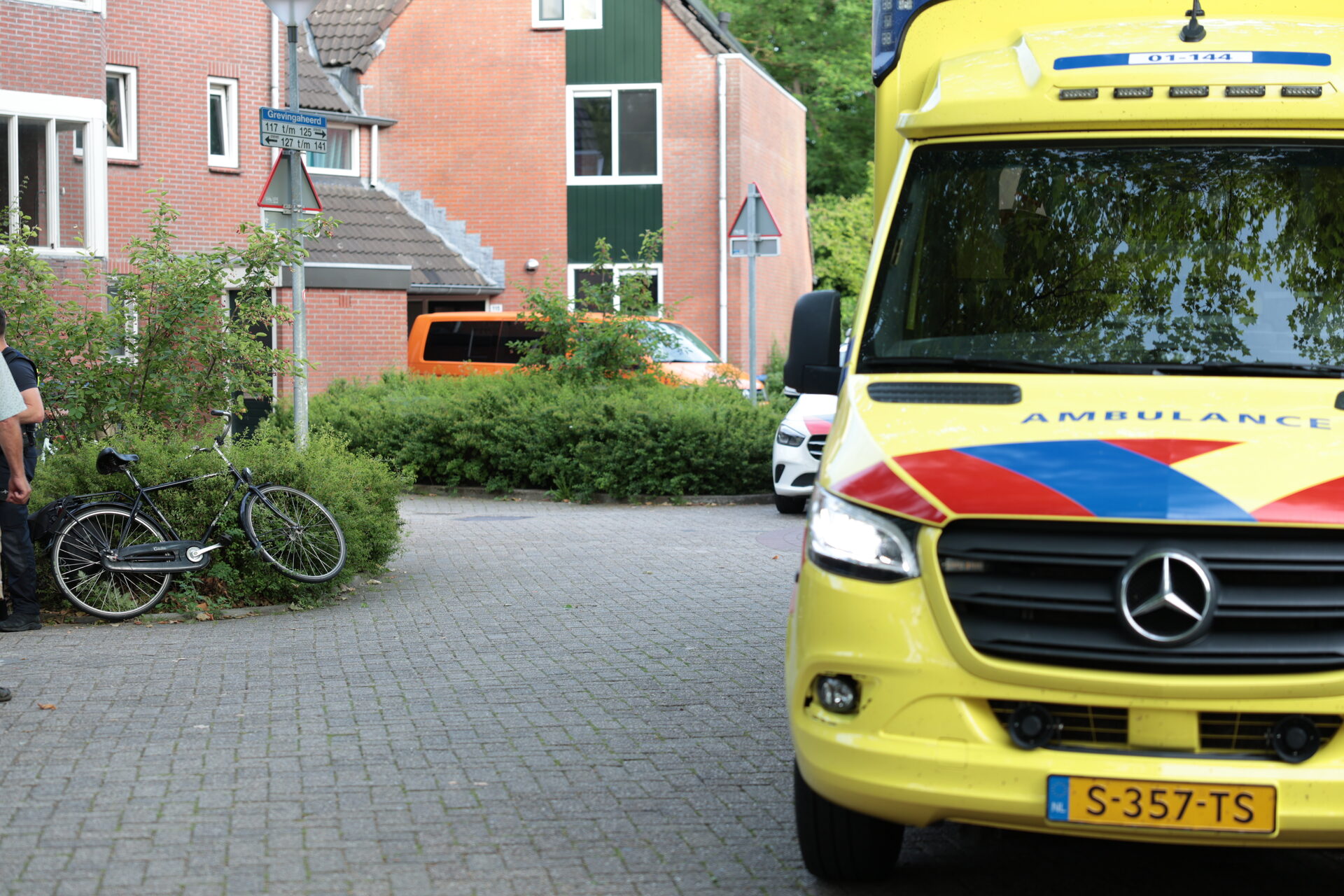 Fietser gewond geraakt bij aanrijding met bestelbus