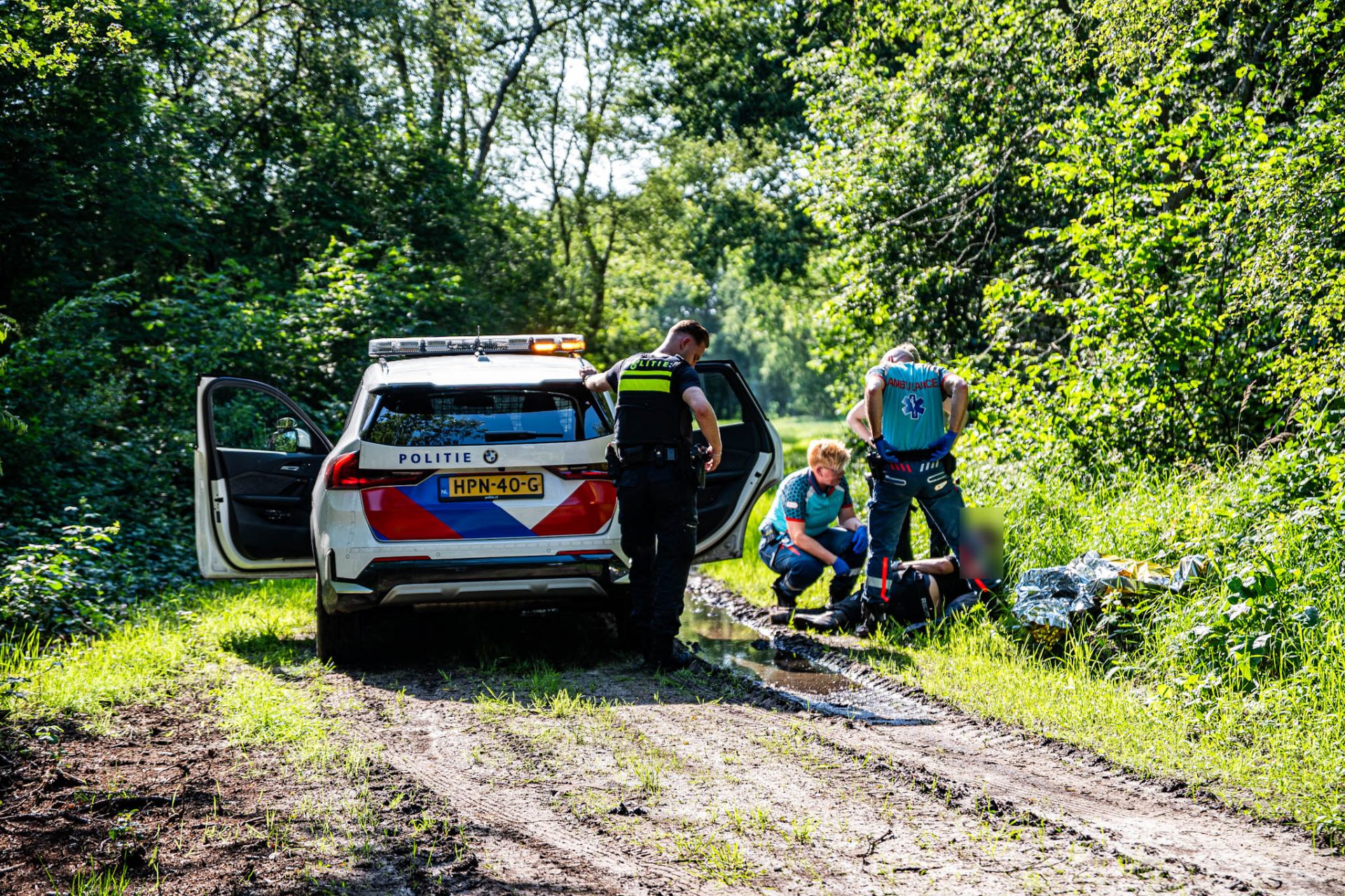 Motorrijder gewond na val op onverharde weg in Dwingeloo