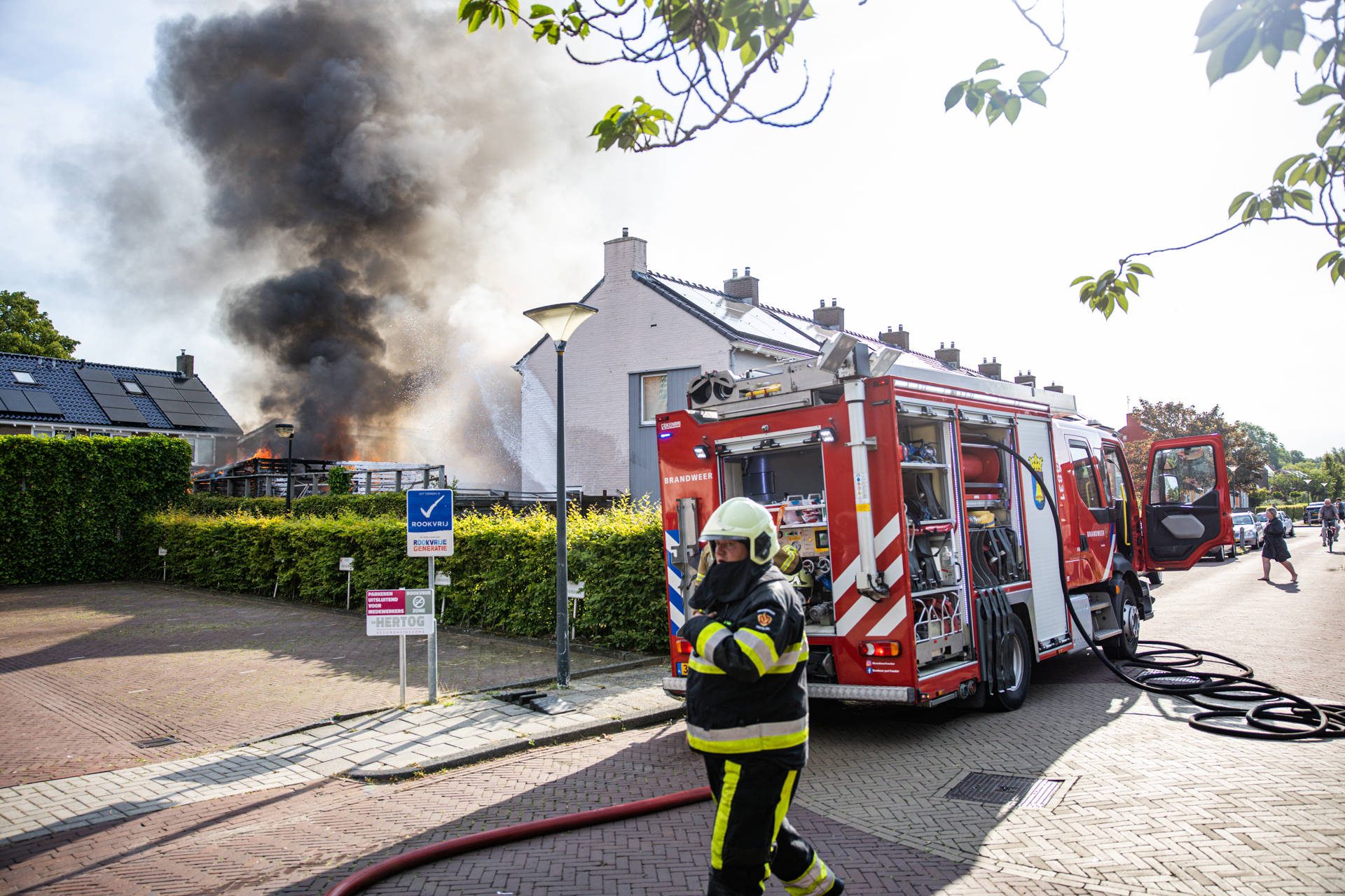 Brand in schuur overgeslagen naar aanbouw woning