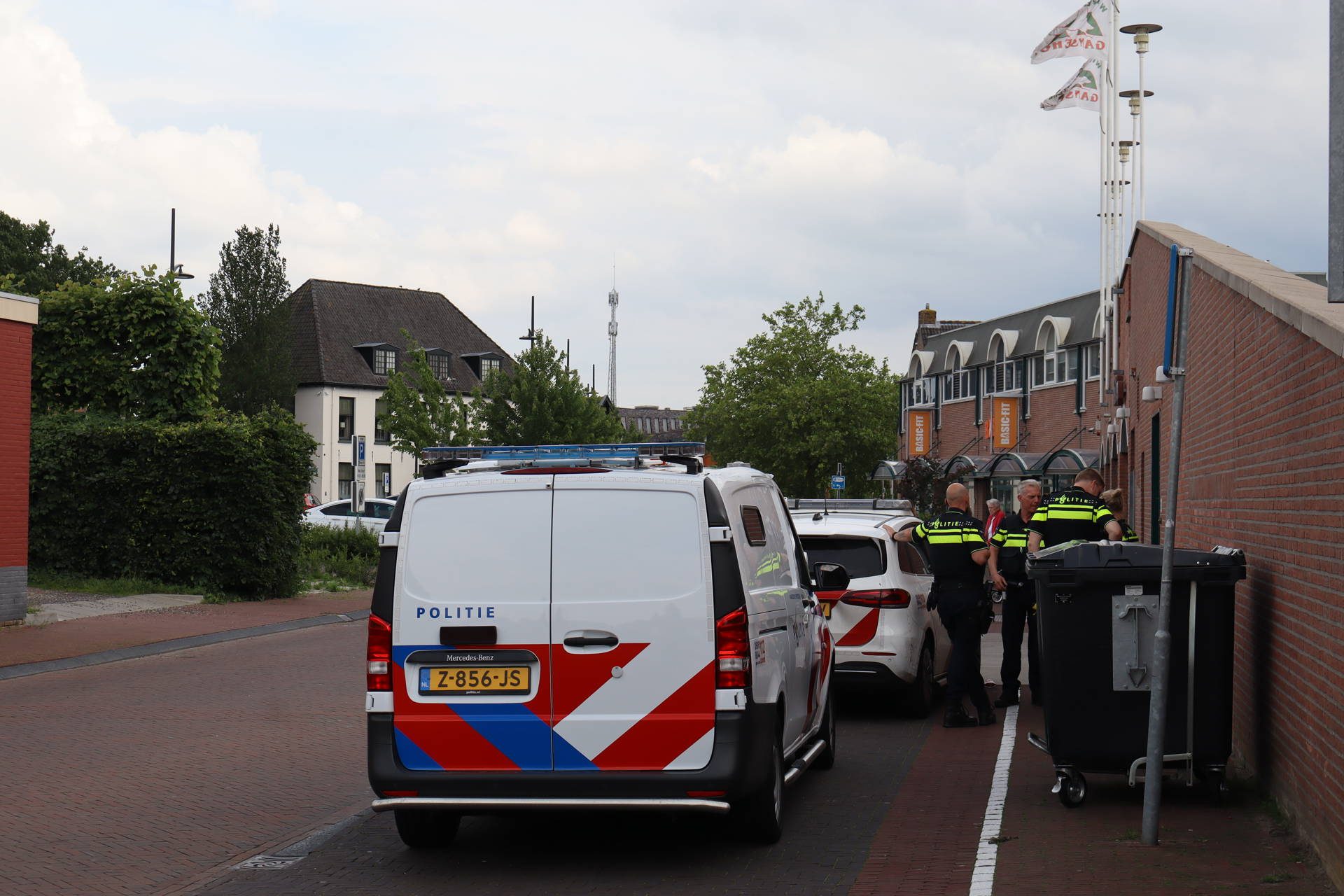 Politie onderzoekt mogelijke overval op supermarkt