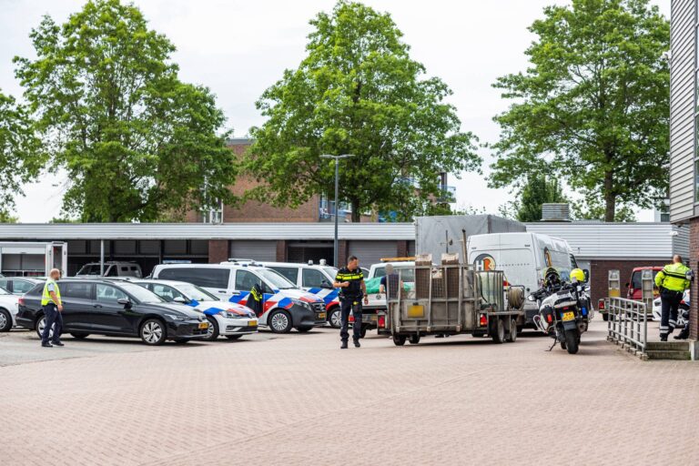 Grote verkeerscontrole bij politiebureau
