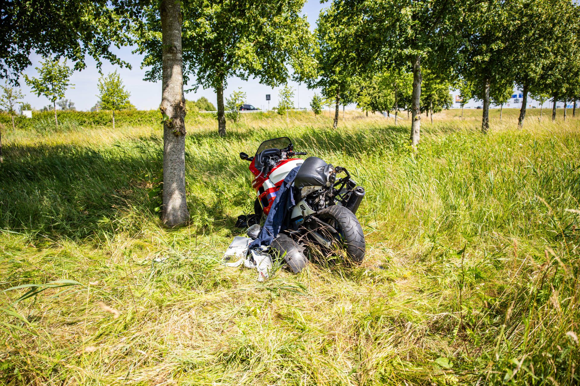 Motorrijder aangehouden na val op snelweg