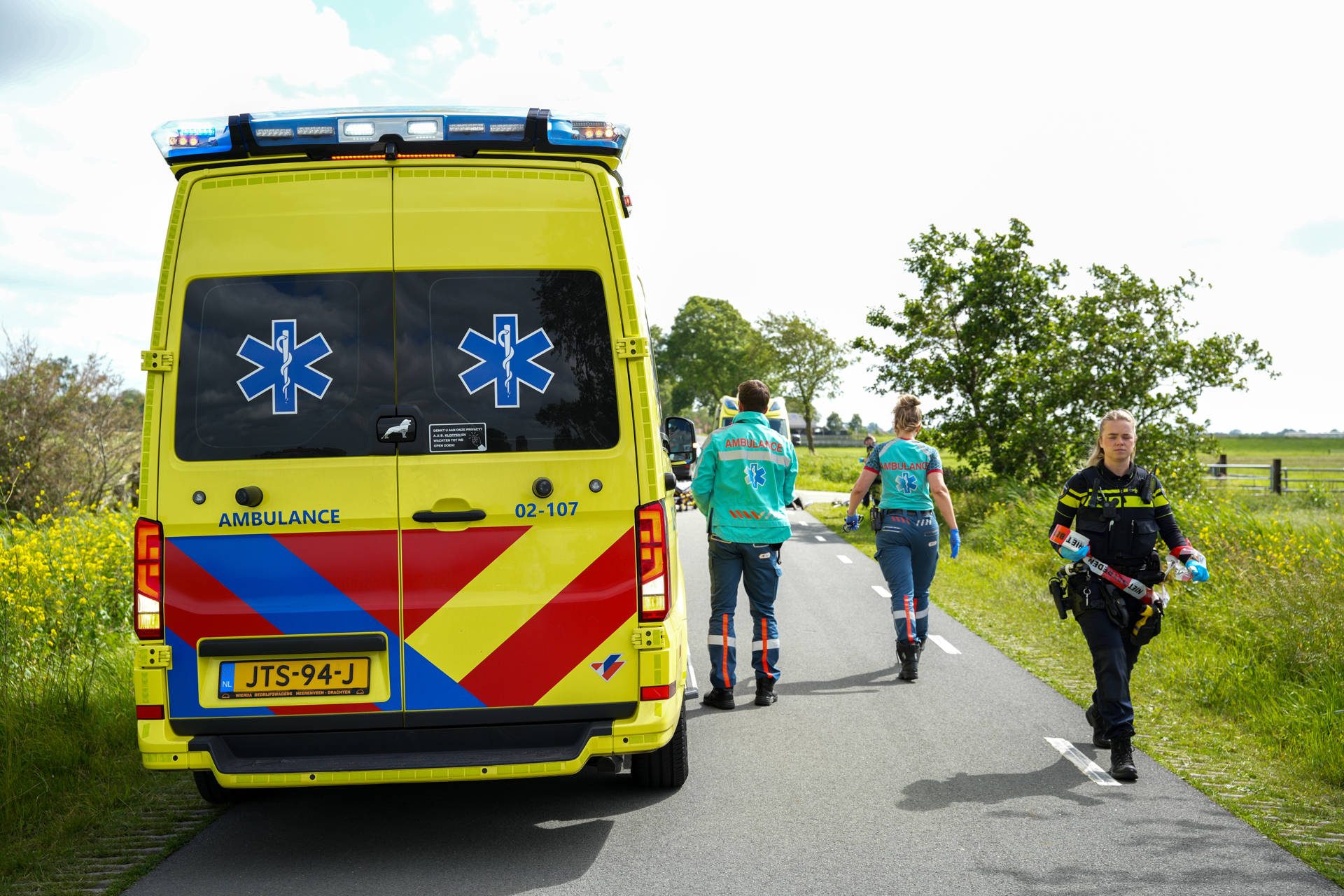 Wielrenner zwaargewond na val