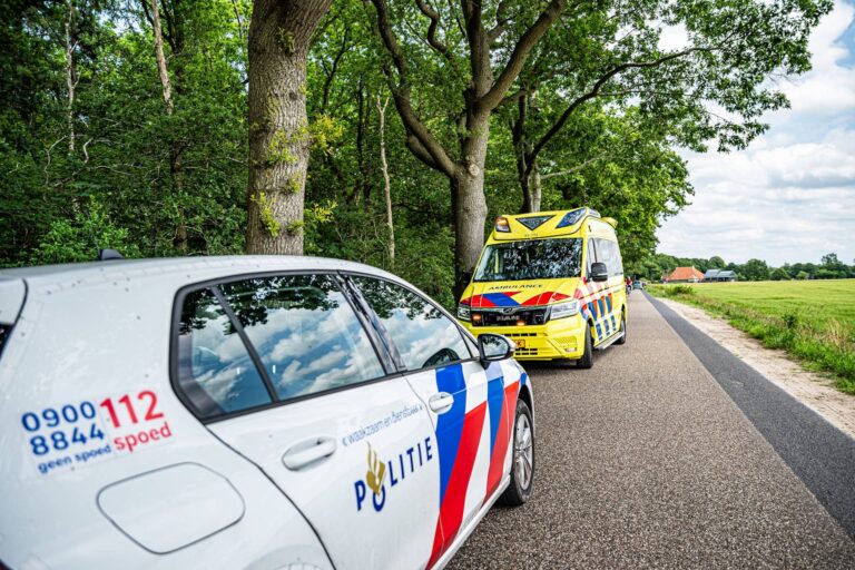Brommerrijder gewond na losschieten voorwiel