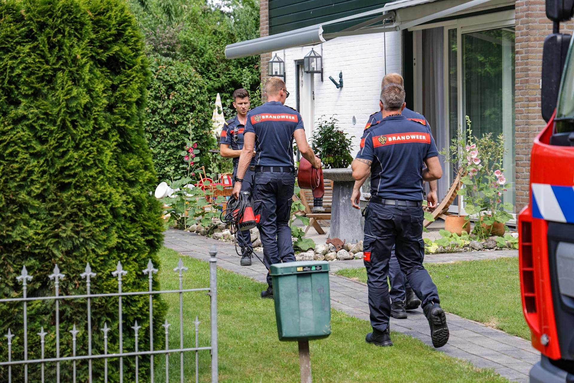 Brandweer pompt ondergelopen kelder leeg