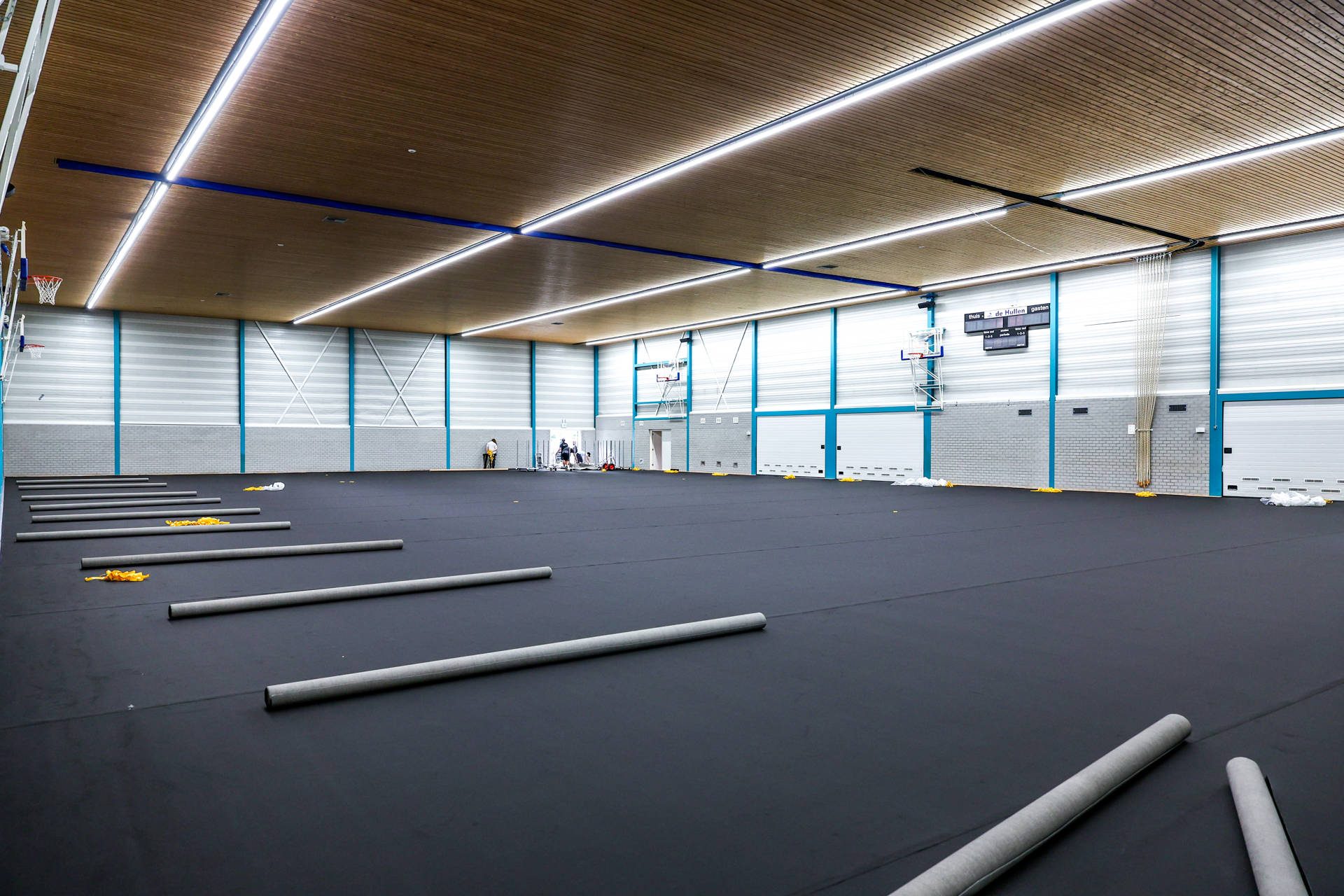 Tijdelijke nachtopvang voor vluchtelingen in sporthallen