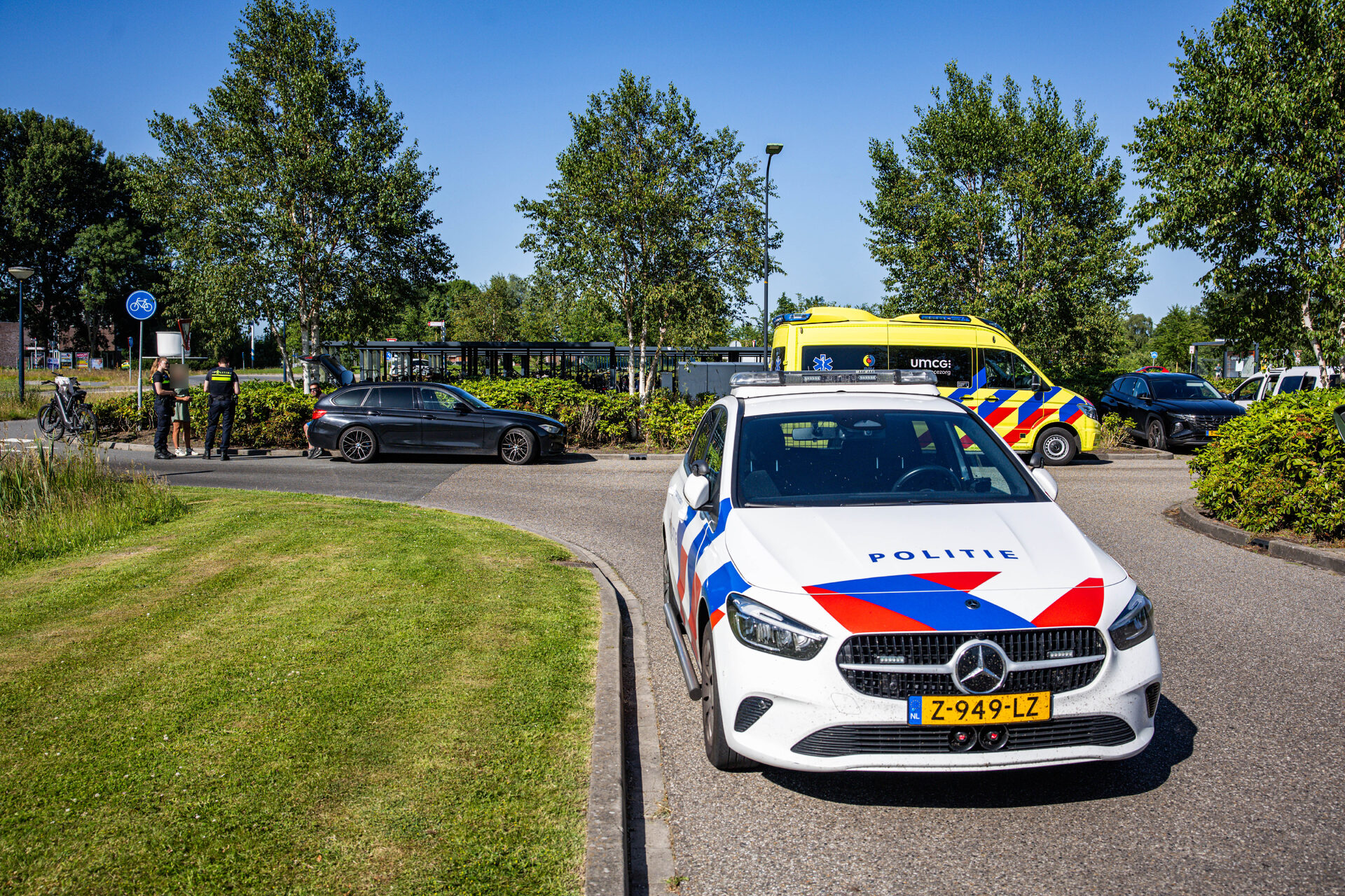 Fietsster gewond bij aanrijding, andere betrokkene rijdt door