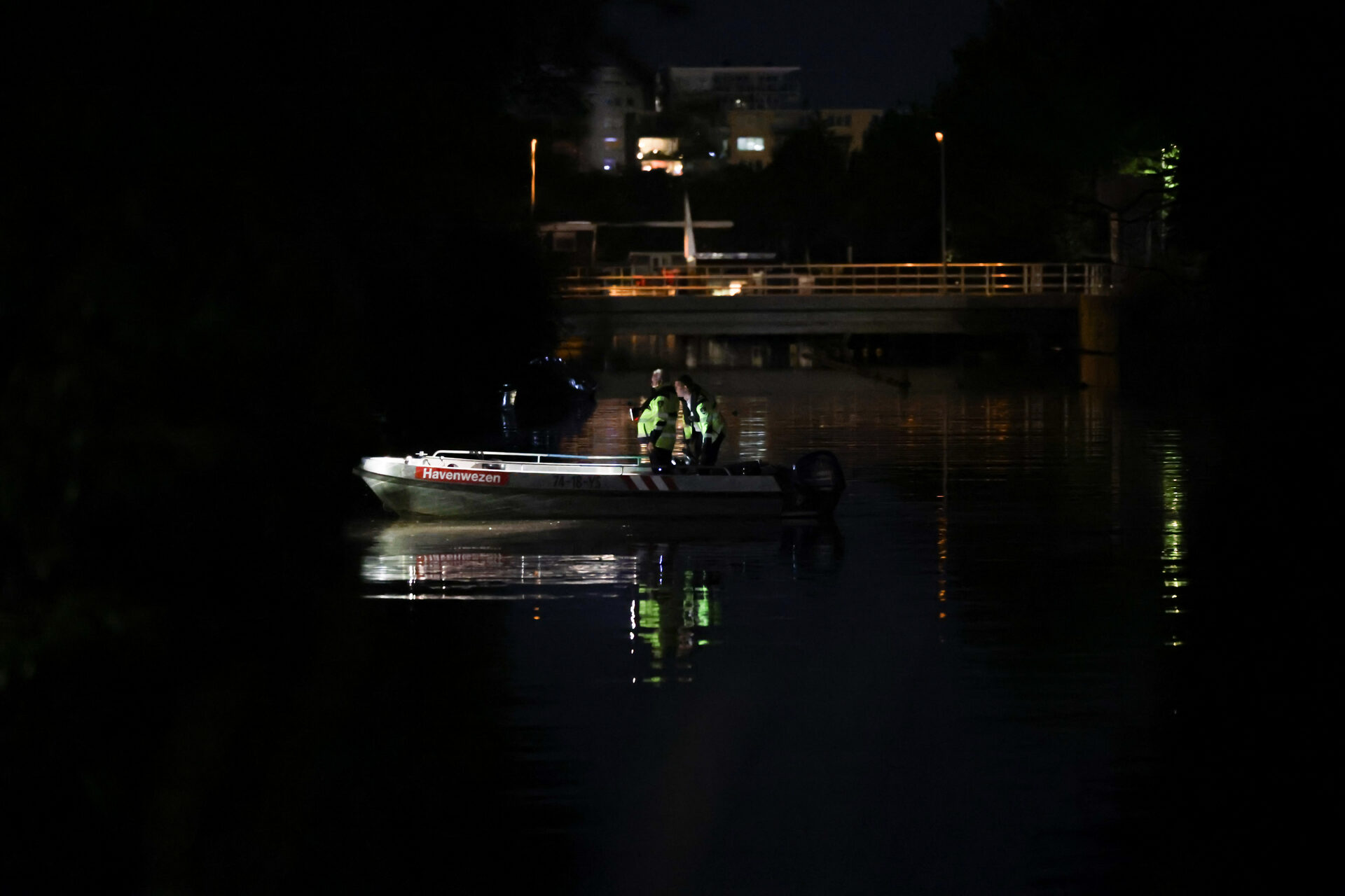 Overleden persoon aangetroffen in het water