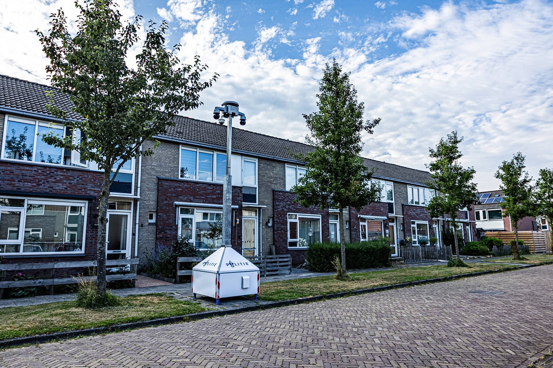 Camerapaal bij woning waar meerdere explosies plaatsvonden