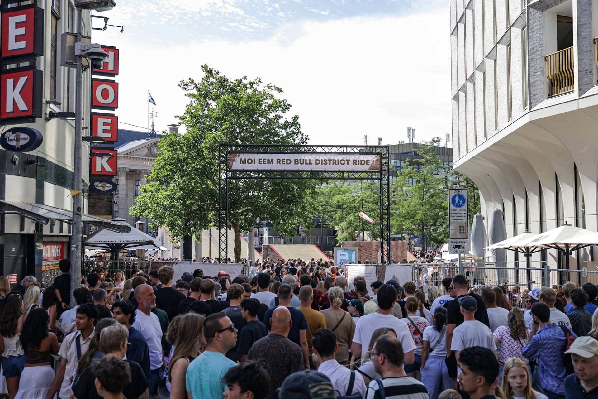 Duizenden bezoekers bij eerste District Ride