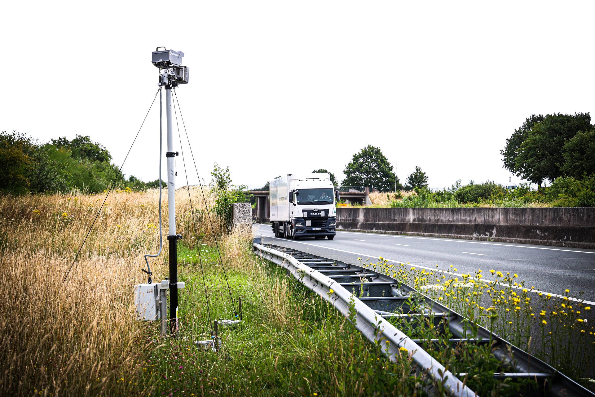 Geen flitser maar tolcamera: vrachtwagens worden hier gecontroleerd op nieuw tolkastje