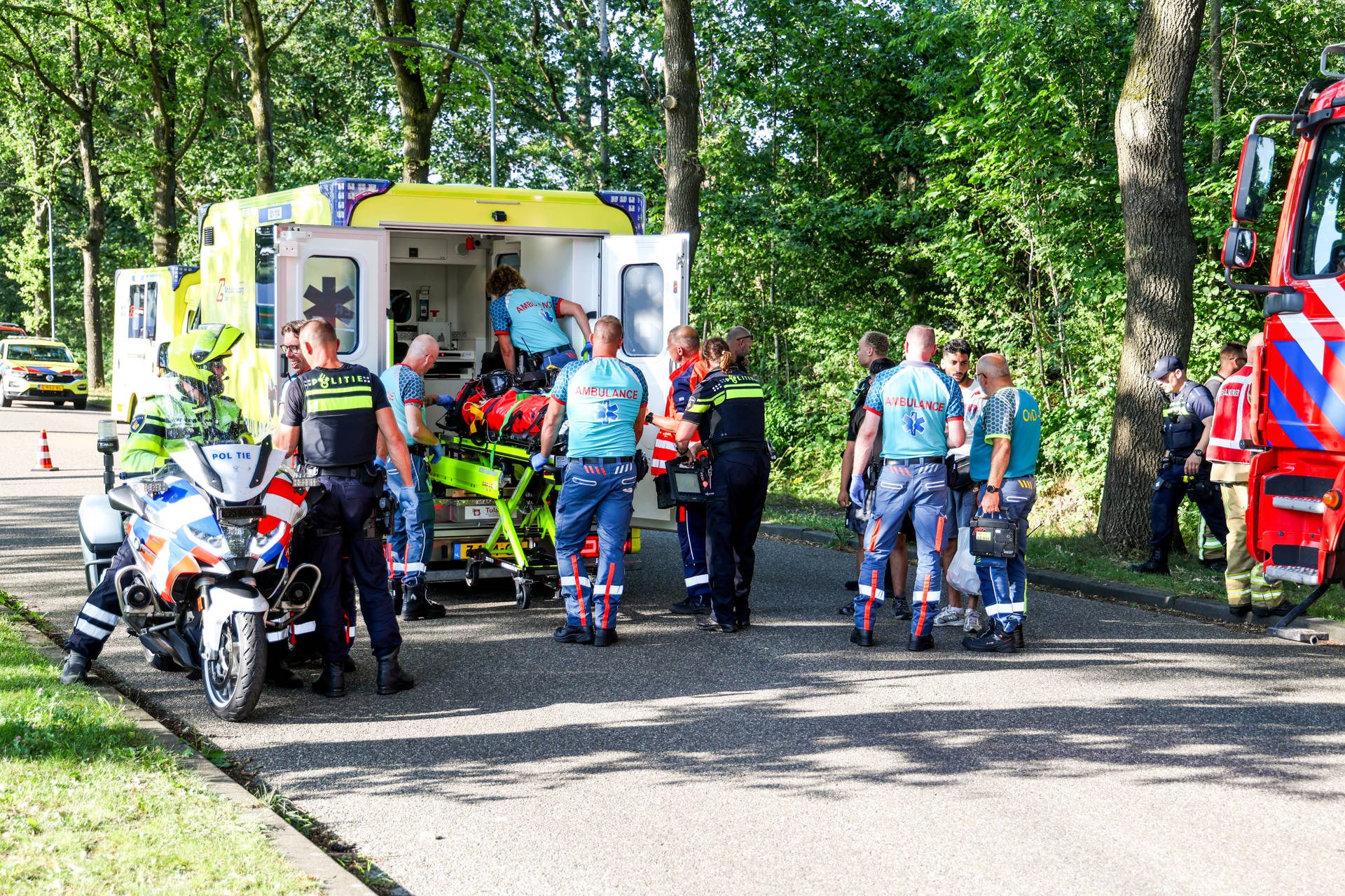 Asielzoeker raakt in de problemen tijdens zwemmen, moet met spoed naar het ziekenhuis