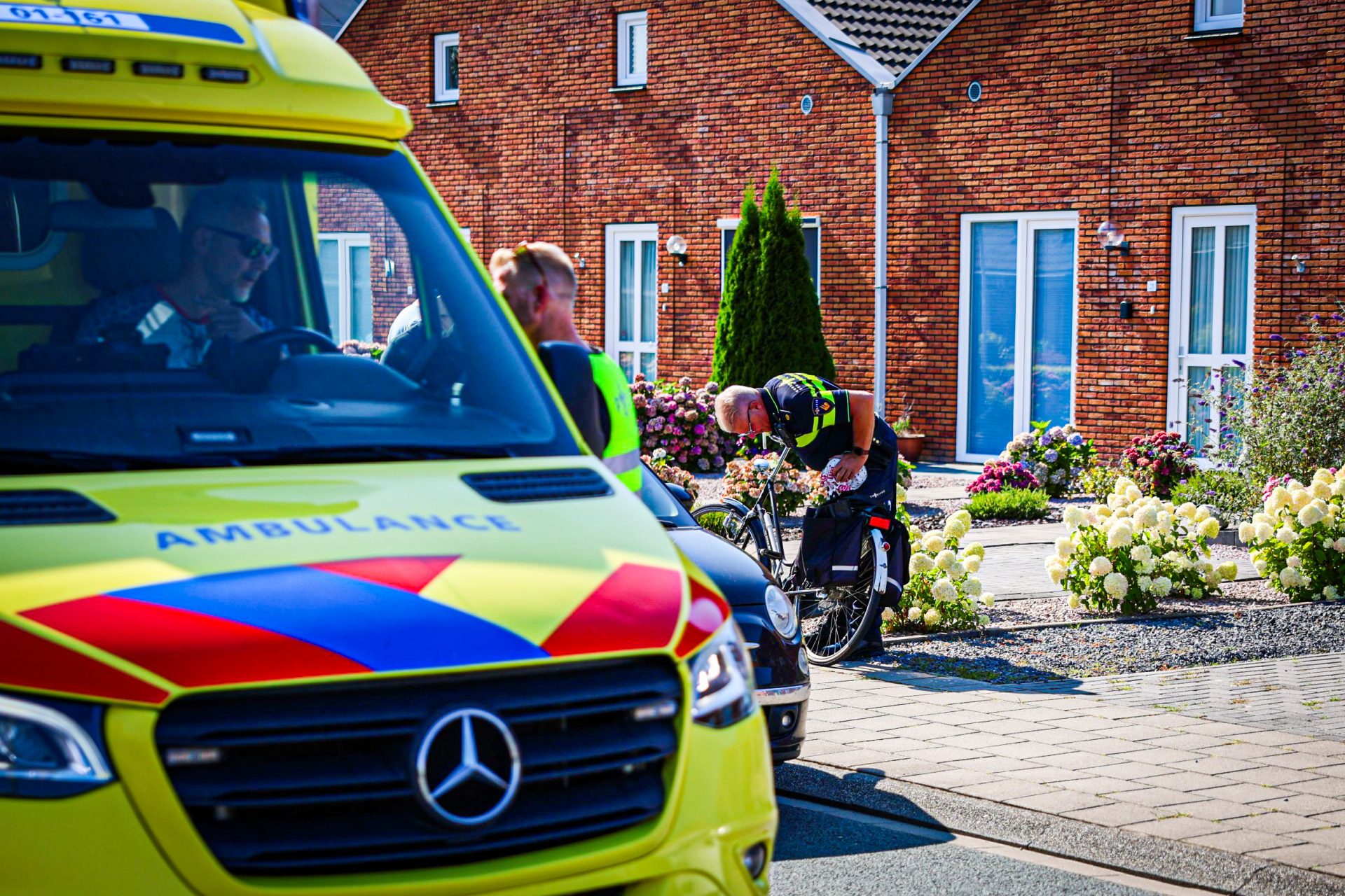 Fietsster gewond na aanrijding met auto