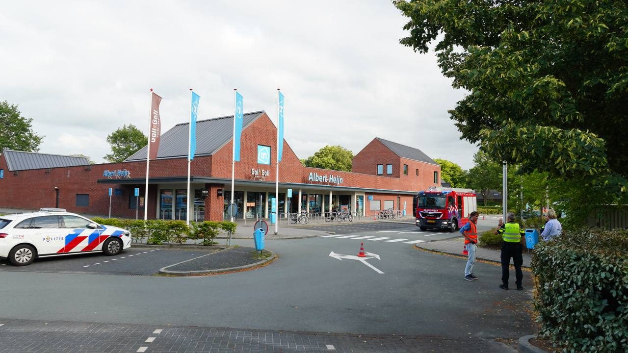 Albert Heijn ontruimd na mogelijk vrijkomen gevaarlijke stof