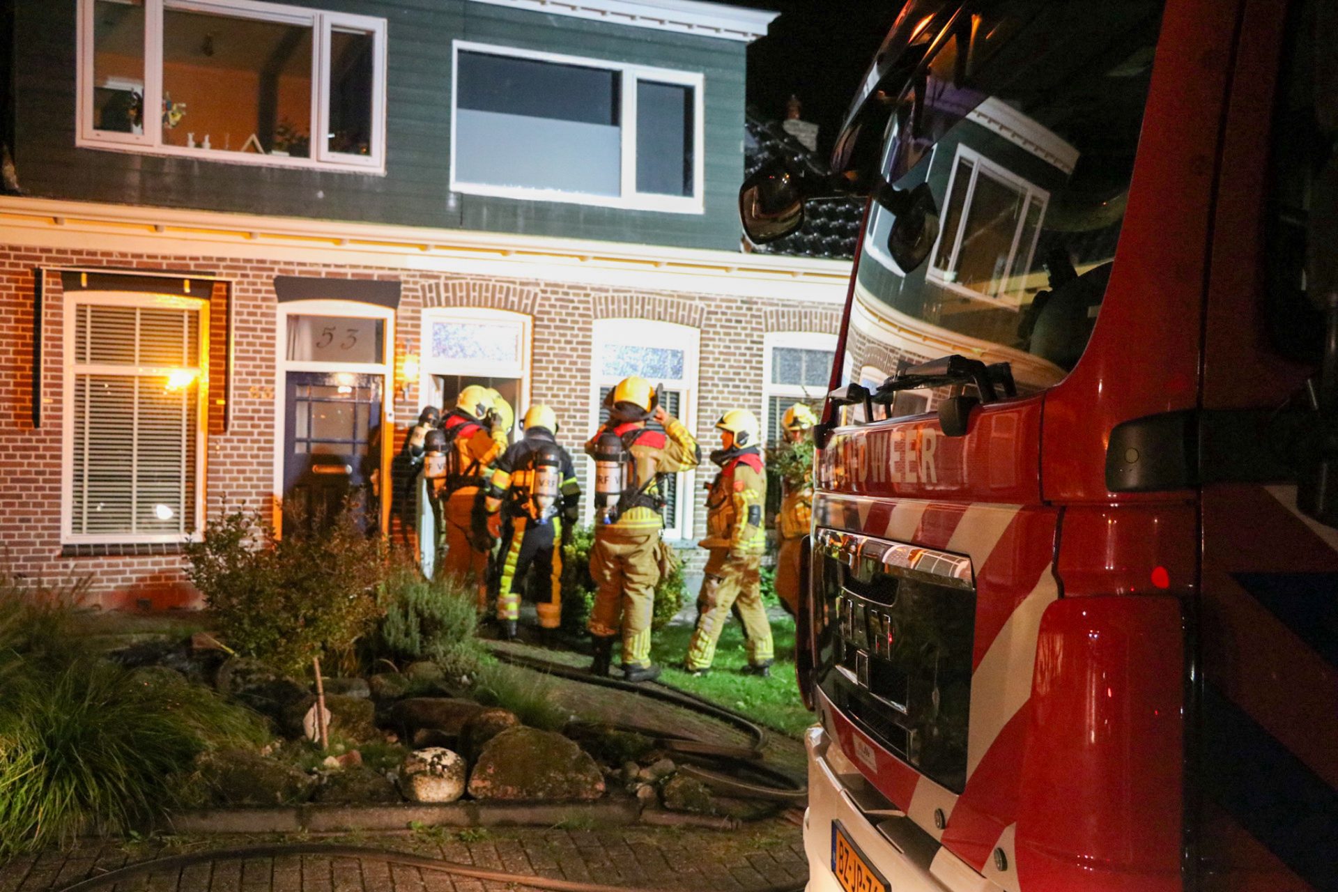 Bewoners op tijd buiten bij woningbrand