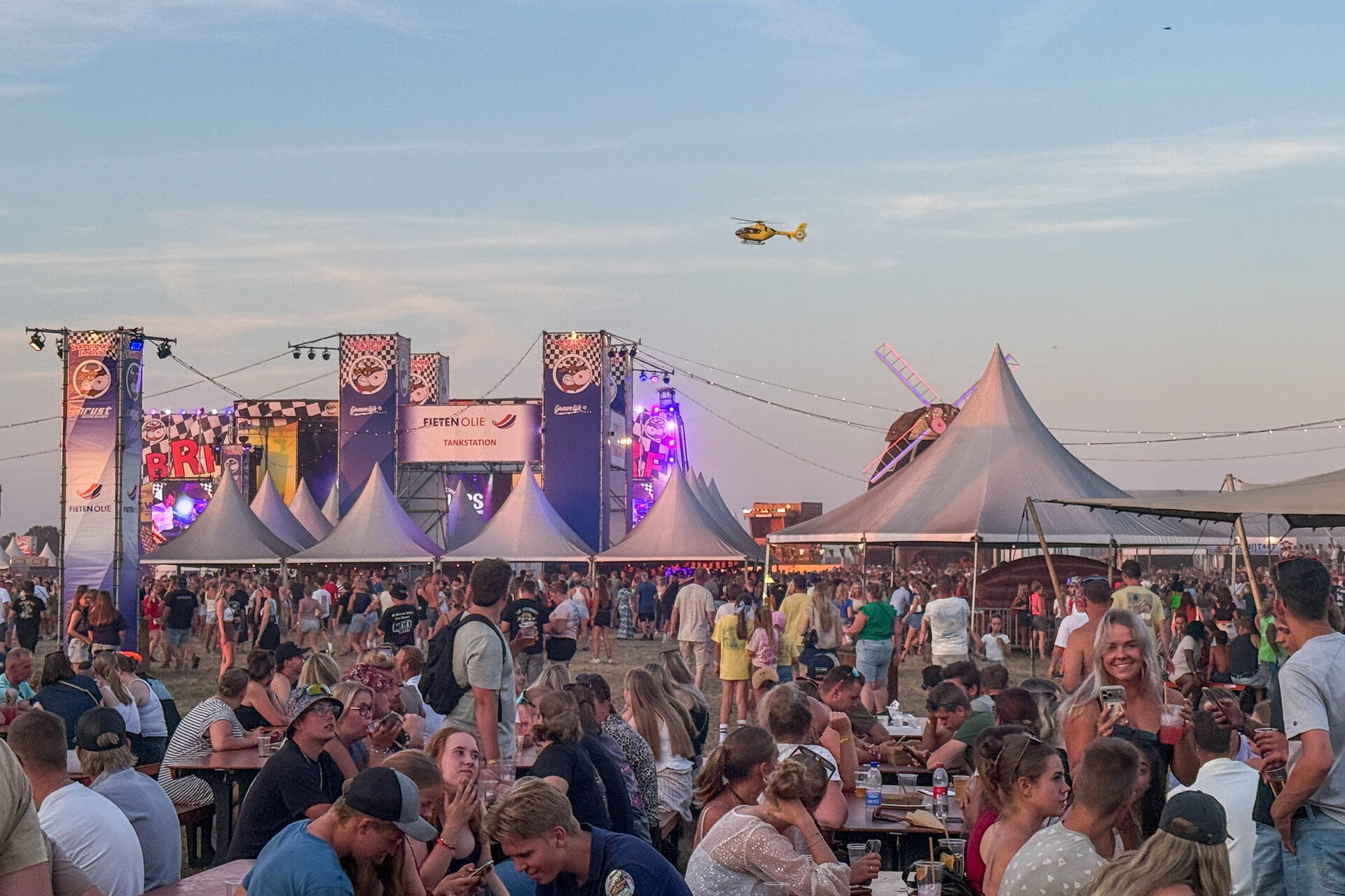 Traumahelikopter ingezet na ernstig ongeluk tijdens cross op festival