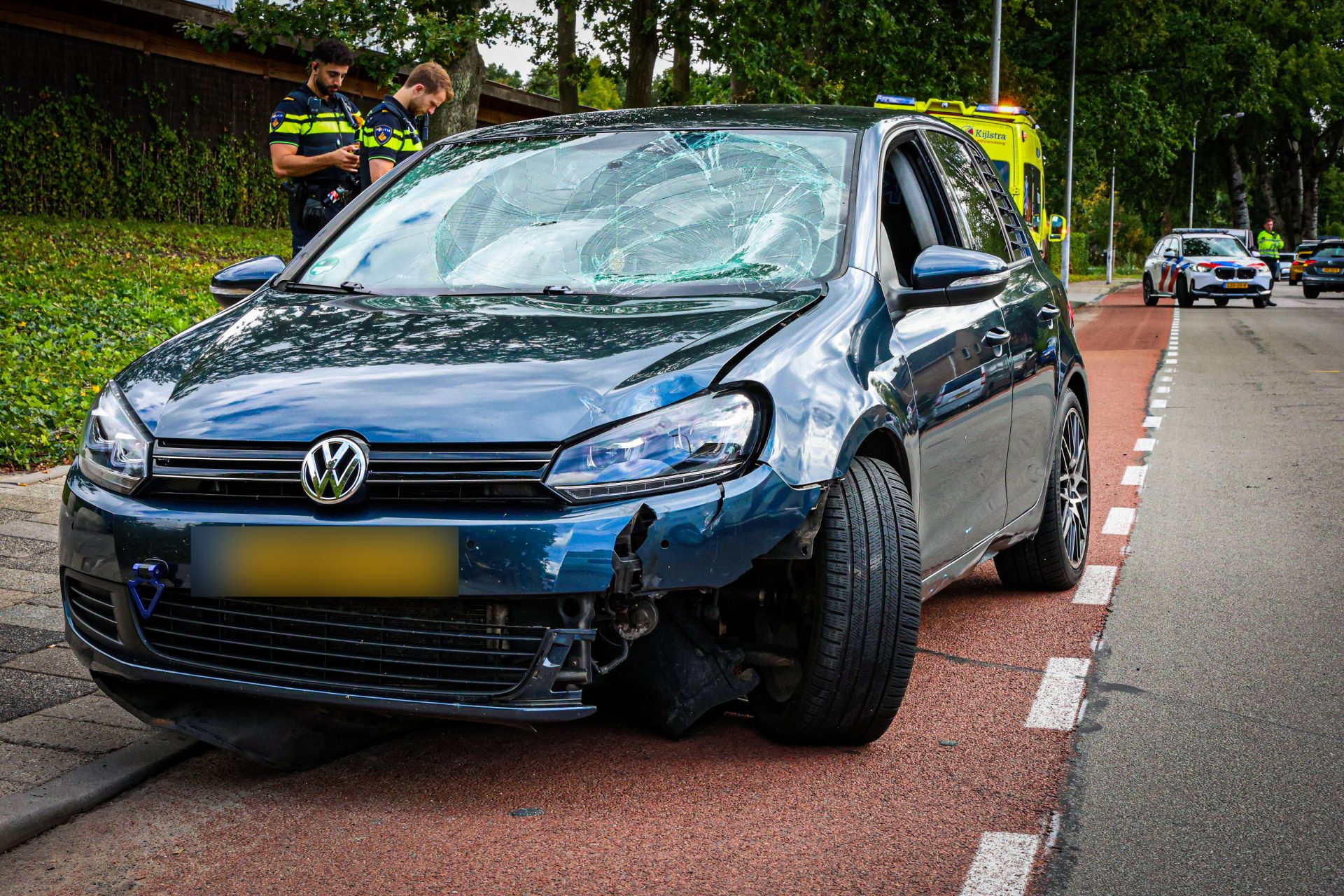 Automobilist ziet motorrijder over het hoofd