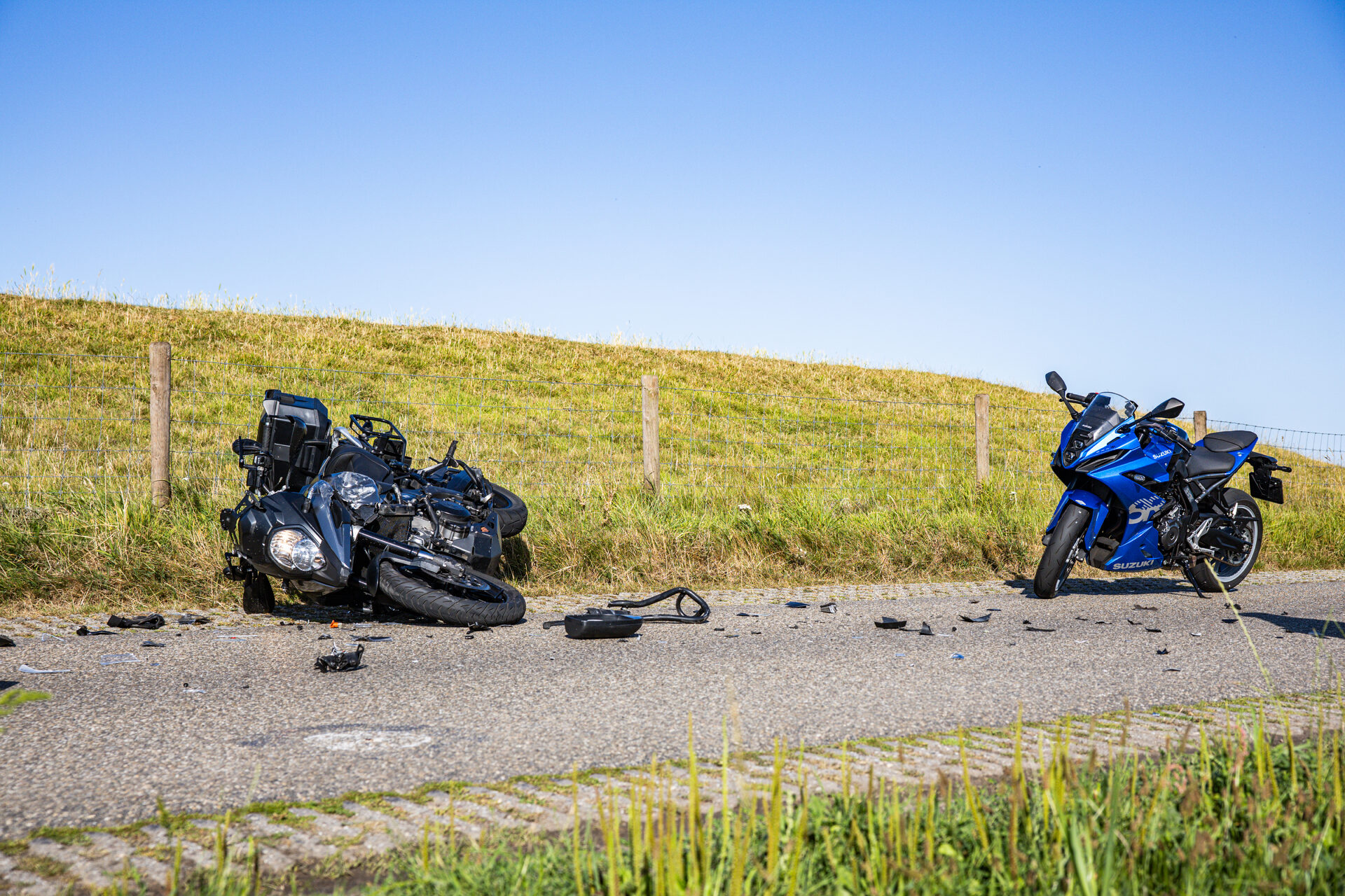 Motorrijder gewond bij botsing met bestelbus