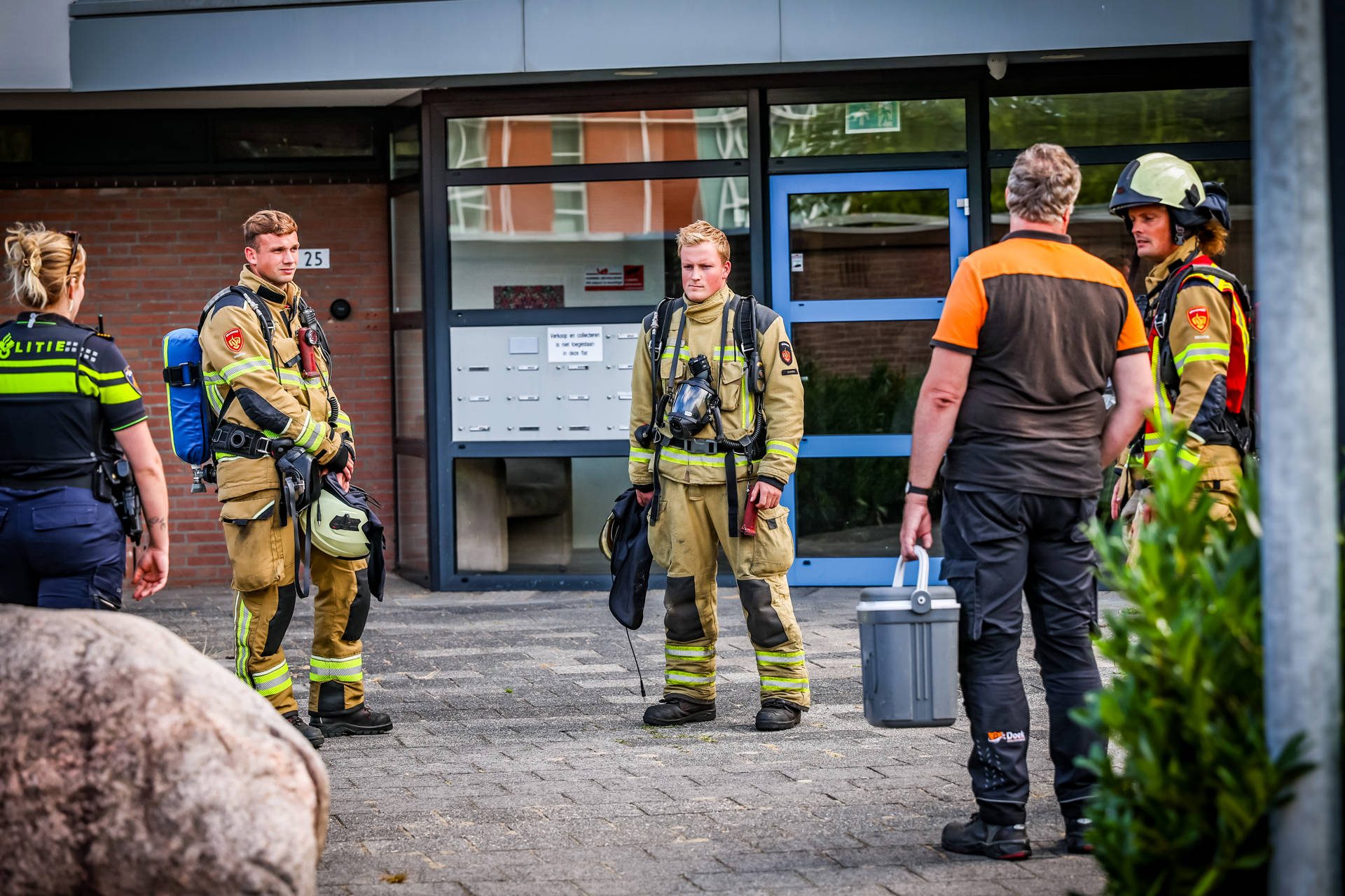 Vreemde lucht in flat zorgt voor grote inzet brandweer