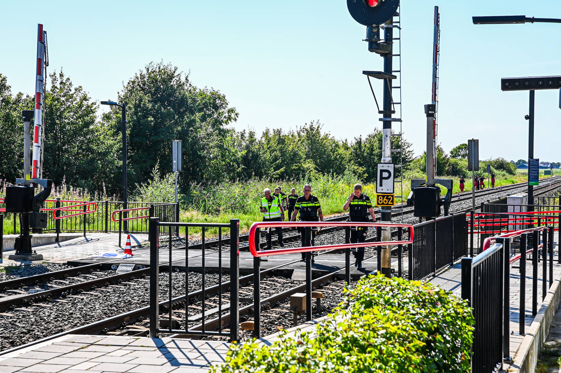 Aanrijding bij station, slachtoffer overlijdt ter plekke