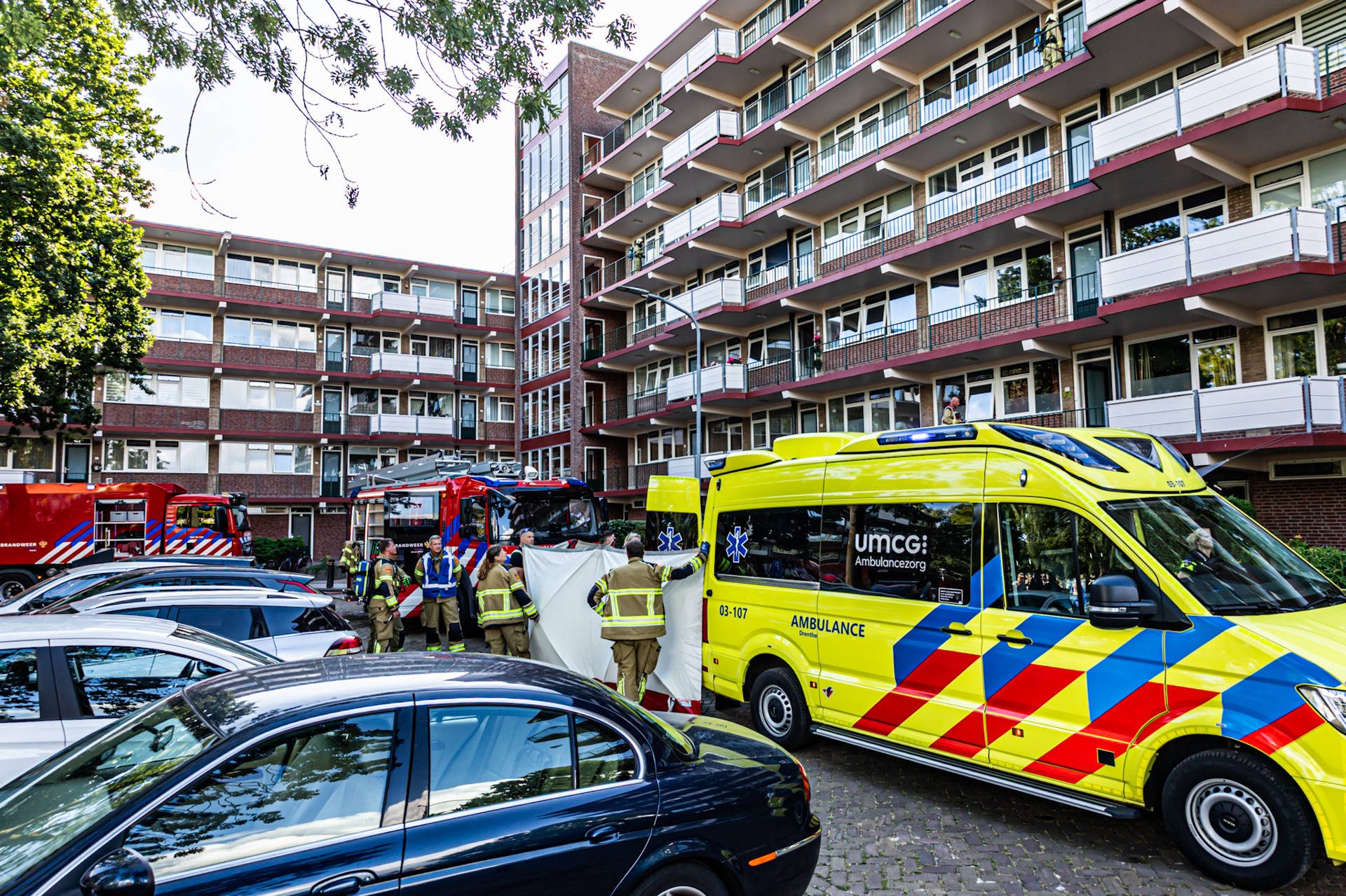 Slachtoffer uit brandende woning gered