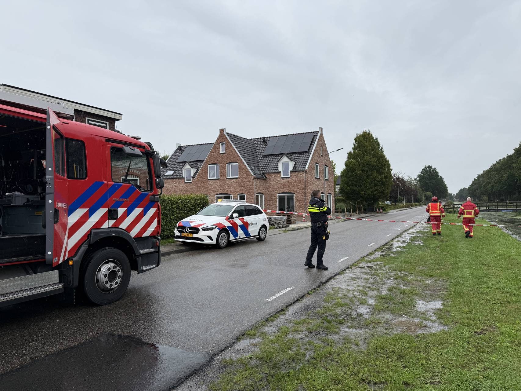 Afrasteringspaal raakt gasleiding, woningen ontruimd