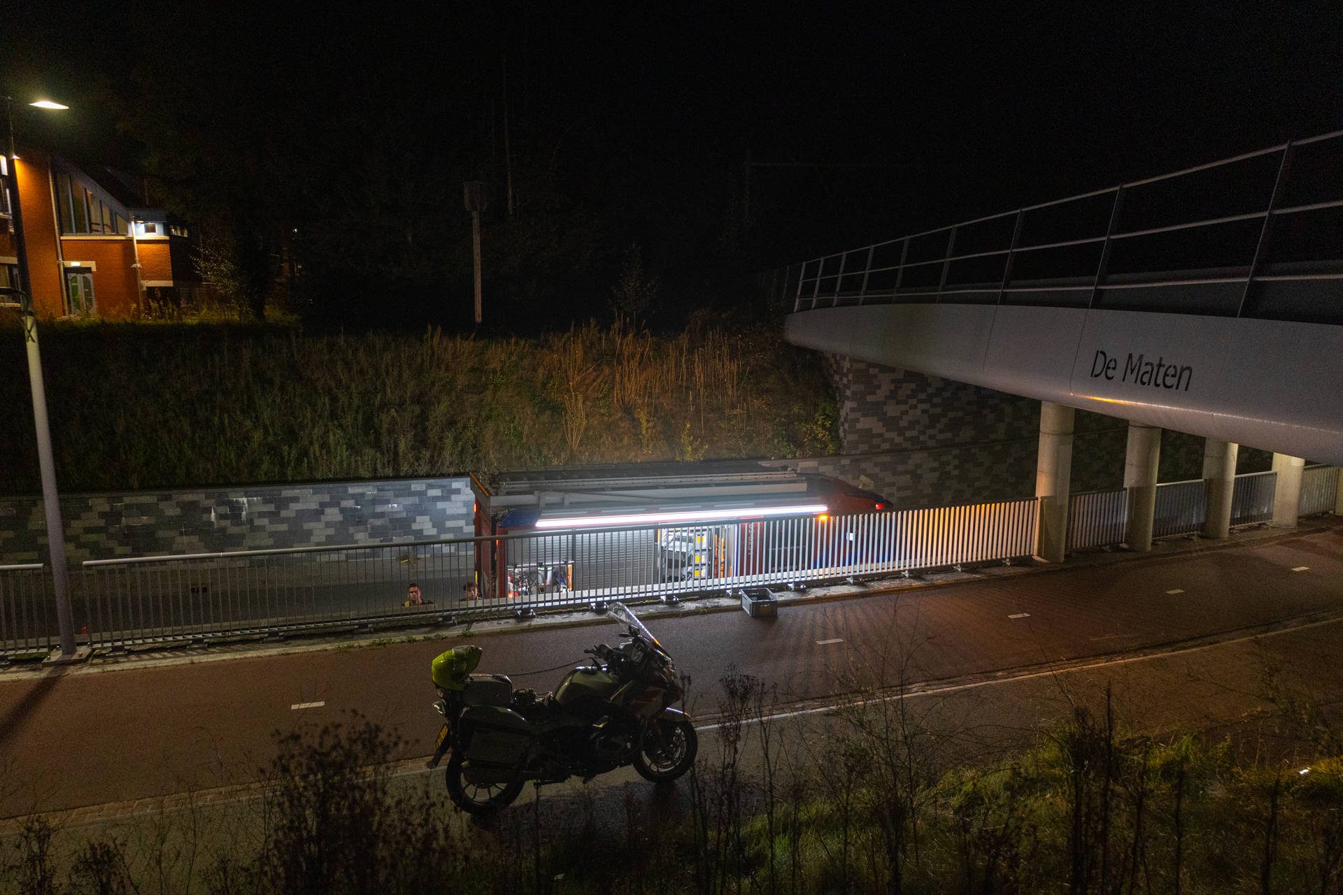 Treinverkeer stilgelegd na melding van persoon op spoor