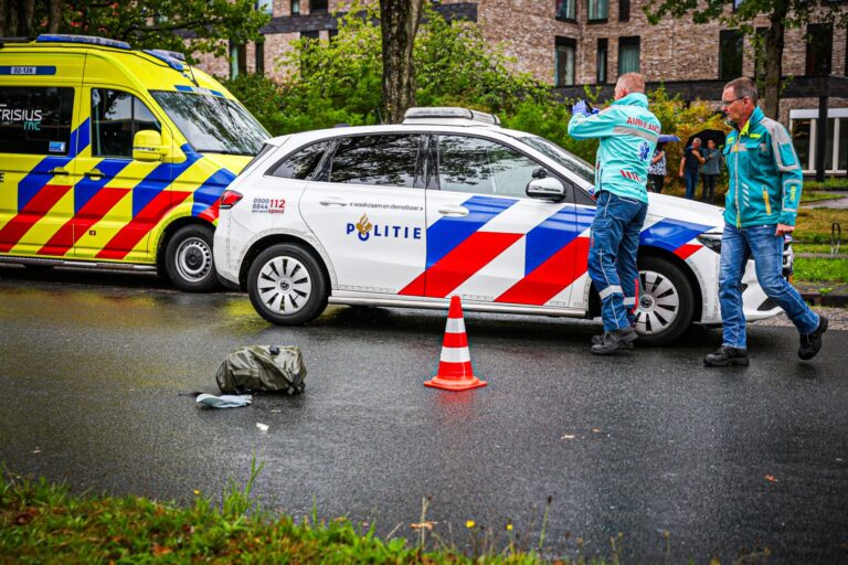 Voetganger ernstig gewond na aanrijding met politieauto