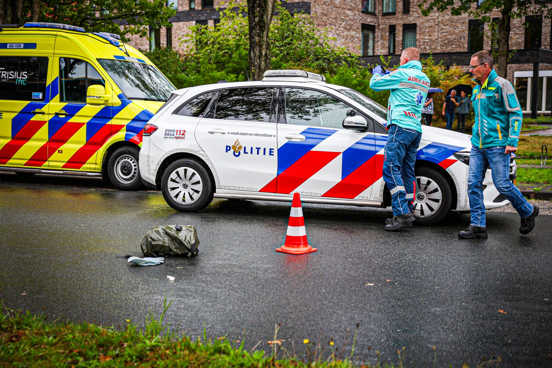 Voetganger ernstig gewond na aanrijding met politieauto