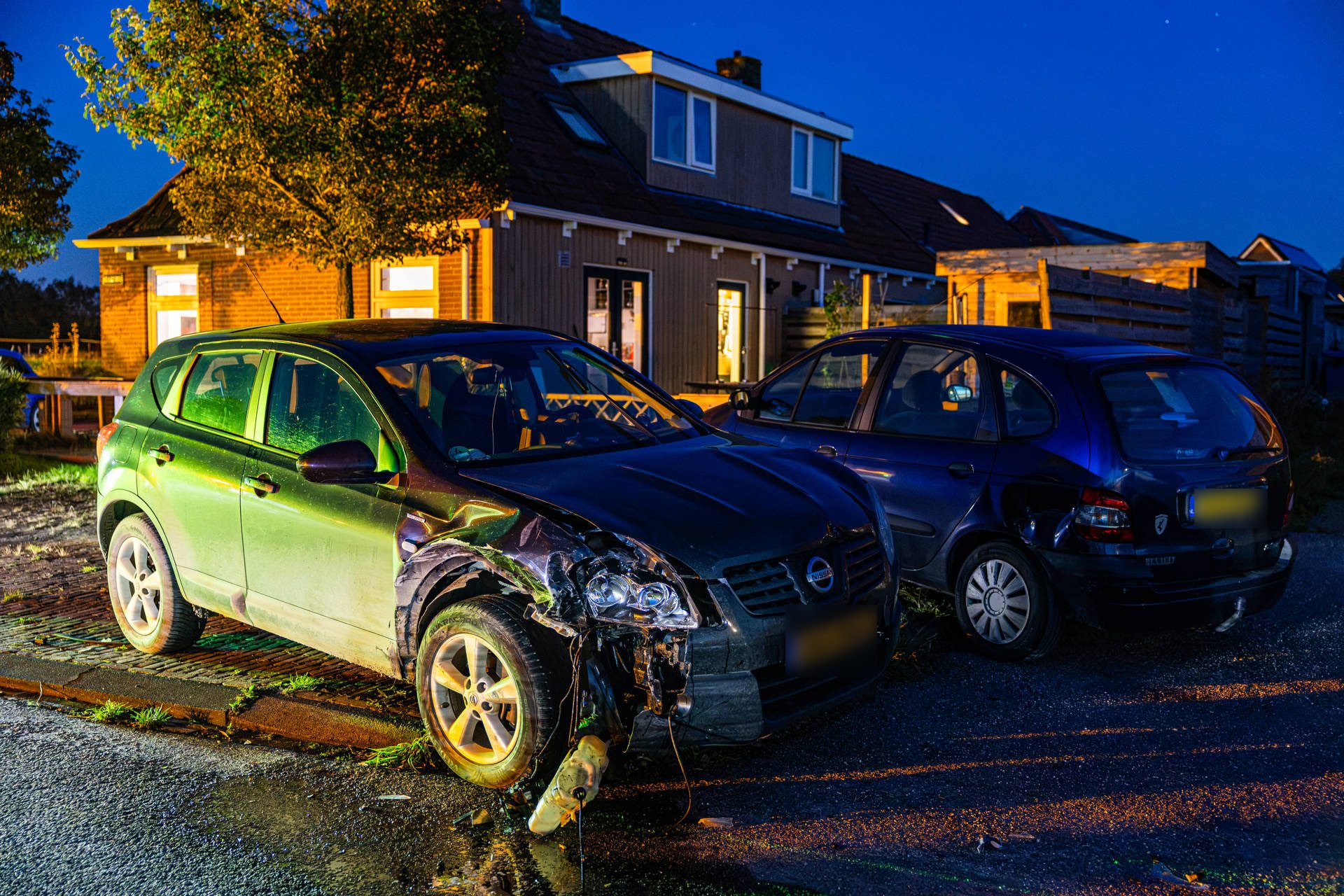 Drie auto’s beschadigd na botsing op kruising