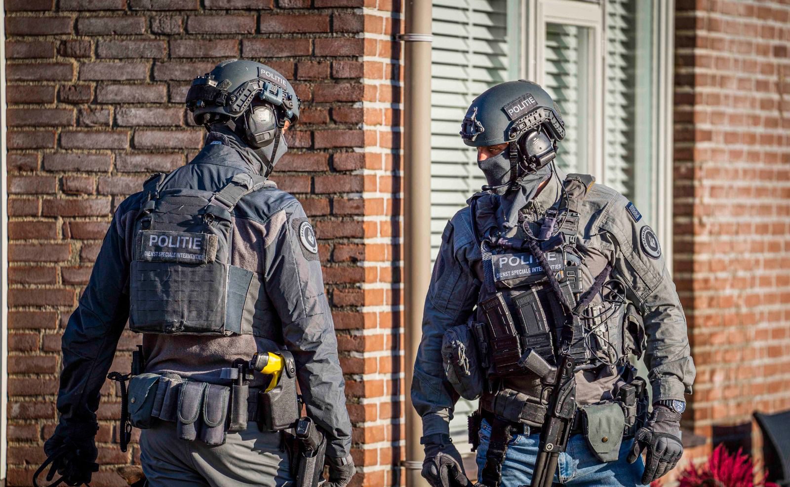 20 jarige opgepakt door arrestatieteam vanwege dodelijke schietpartij in Duitsland
