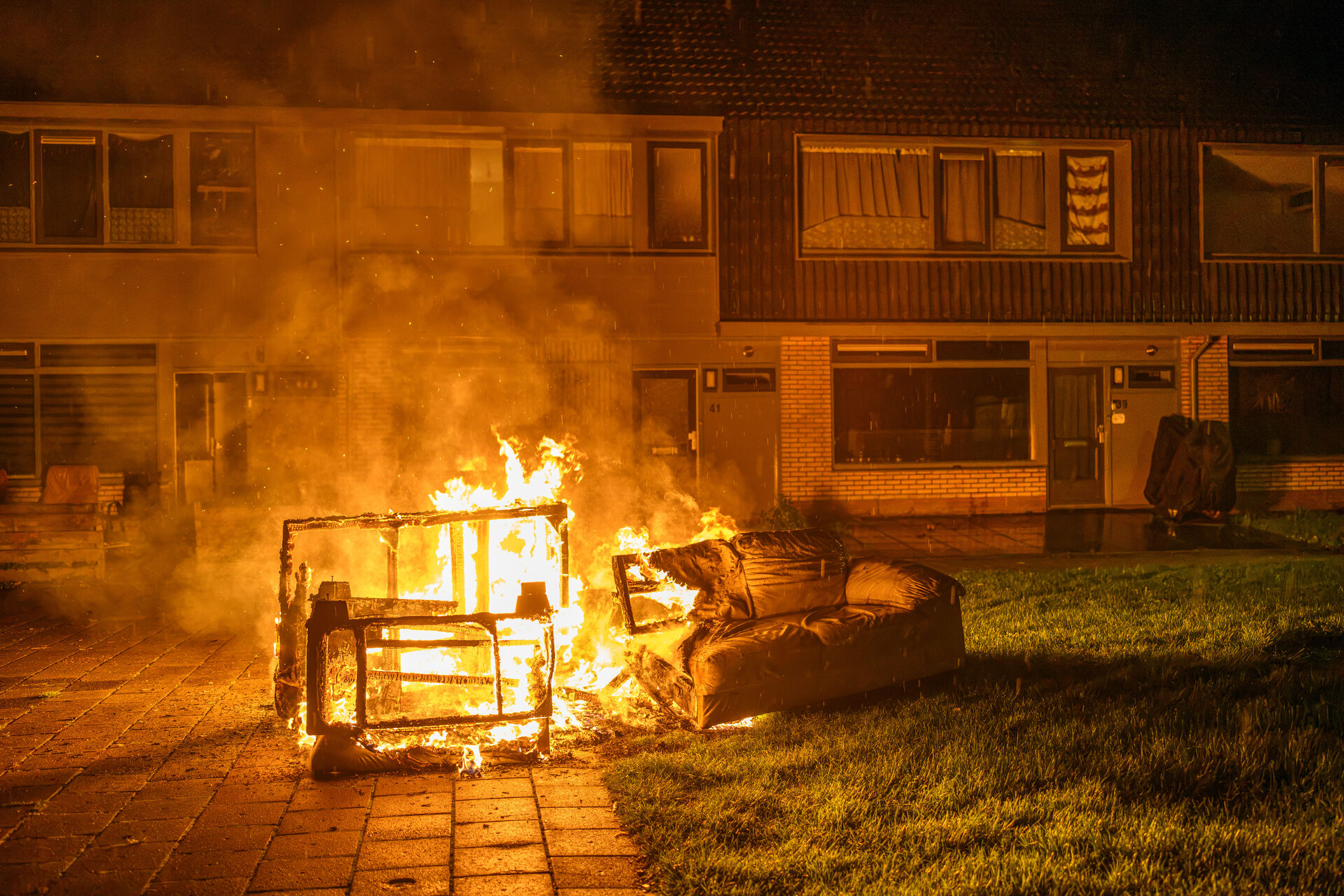 Verdachte aangehouden na brandstichting bij woningen