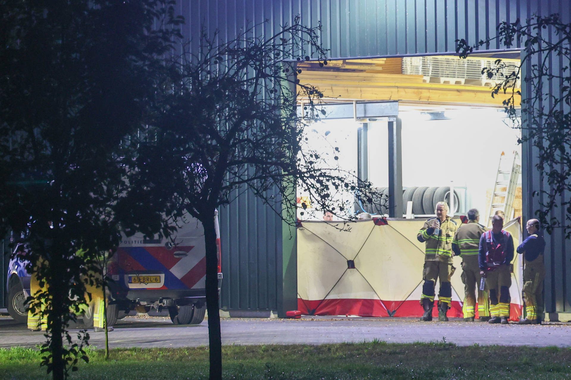 Dodelijk ongeval in schuur tijdens sleutelen aan vrachtwagen