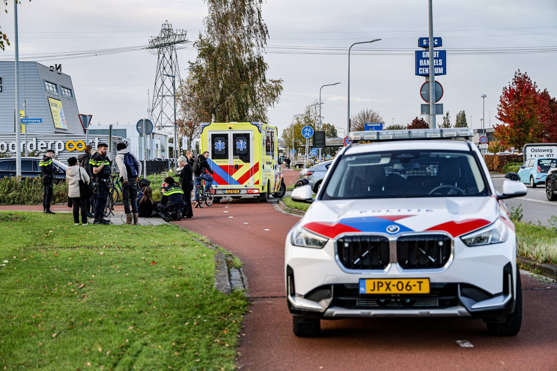 Scooterrijder botst op fietser en raakt lichtgewond