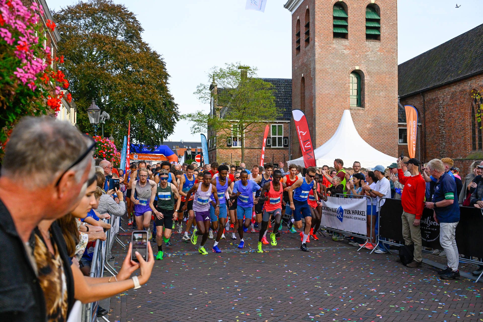 Uitgestelde stadsloop gaat alsnog van start met sterk internationaal veld